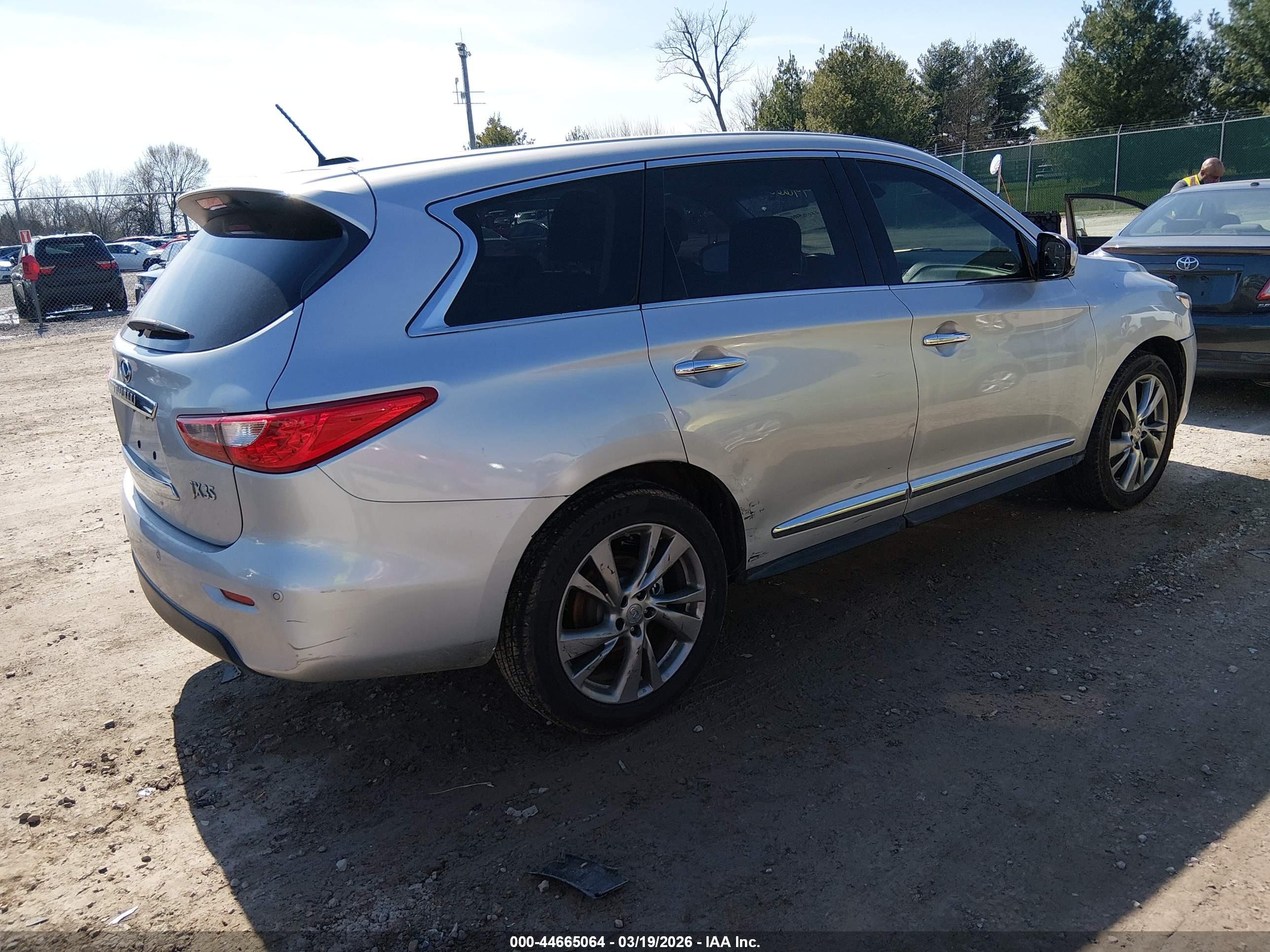 INFINITI JX35 image 4