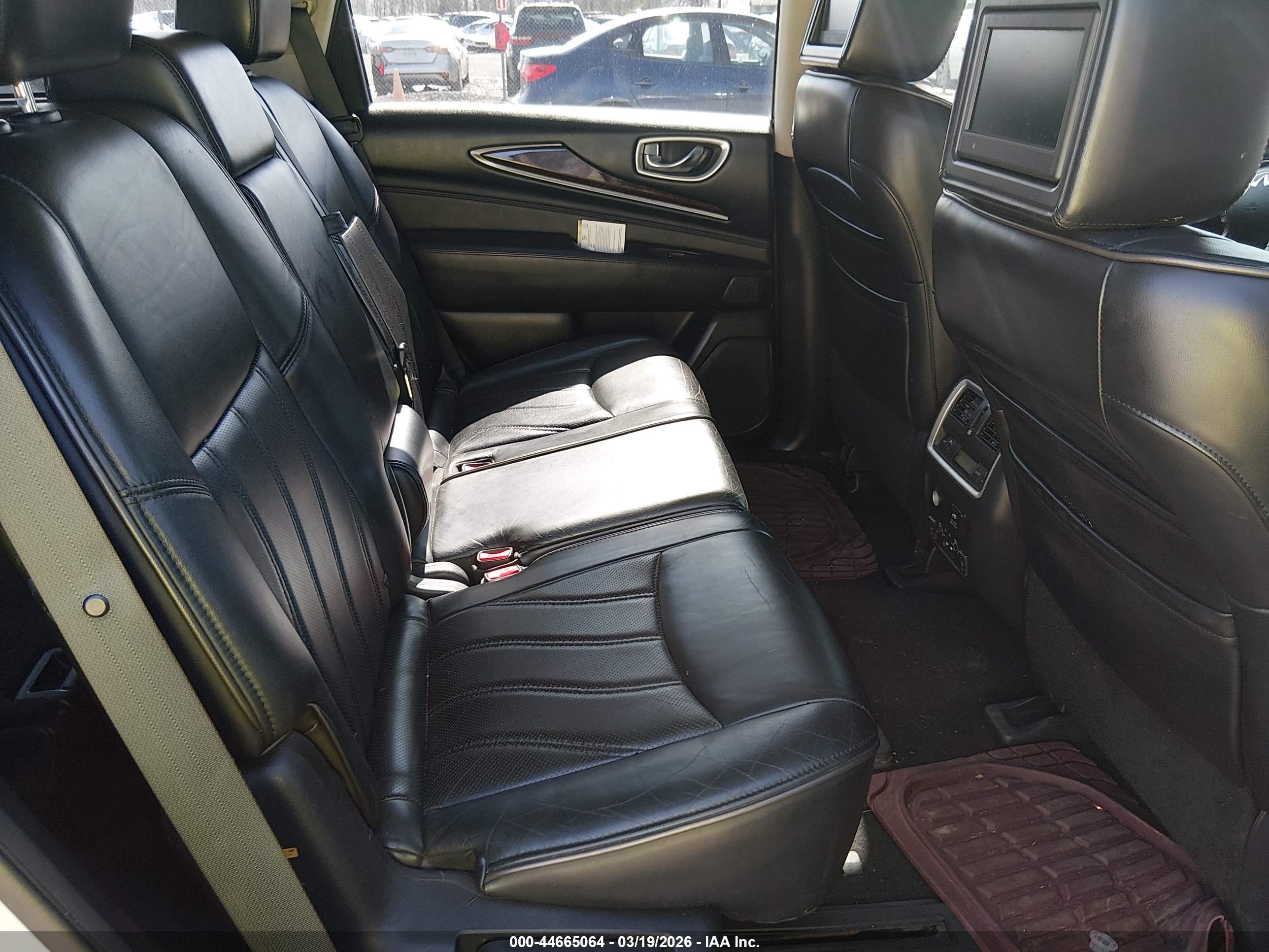 INFINITI JX35 image 8