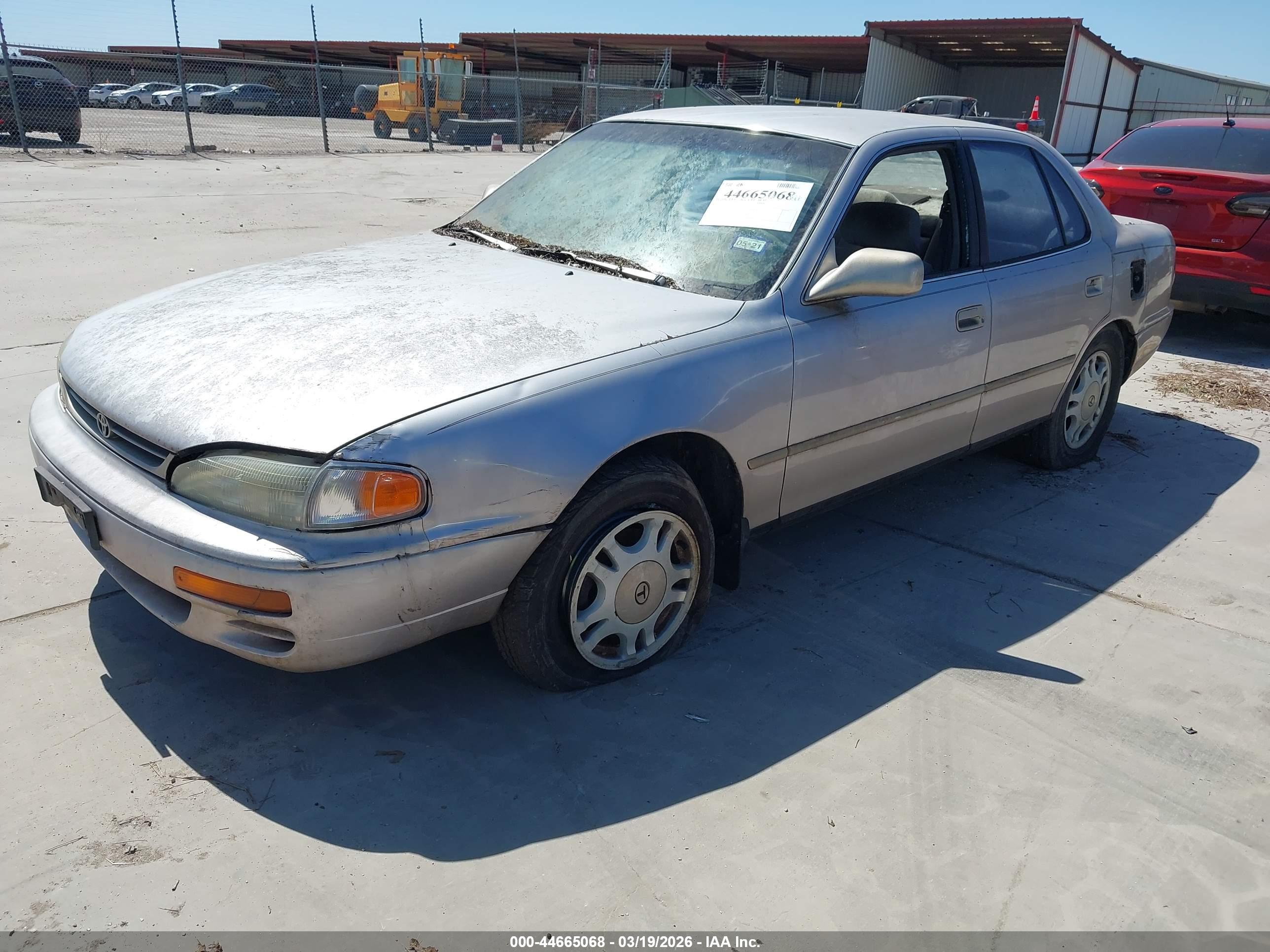 TOYOTA CAMRY image 2