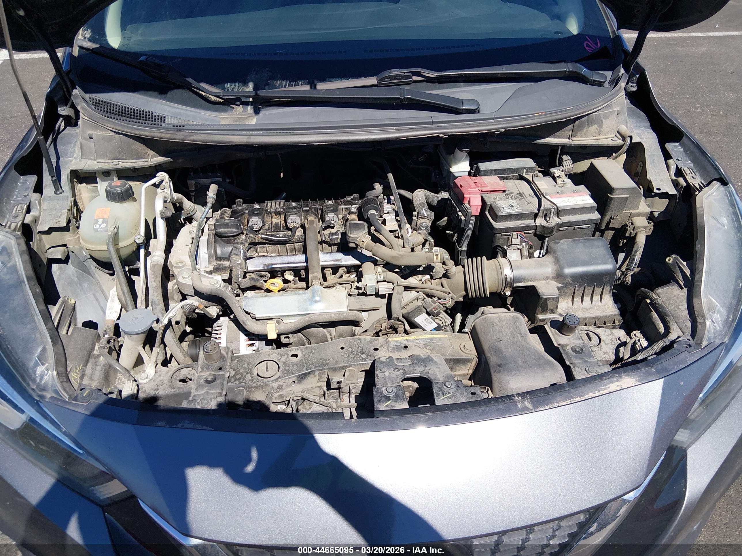 NISSAN VERSA image 10