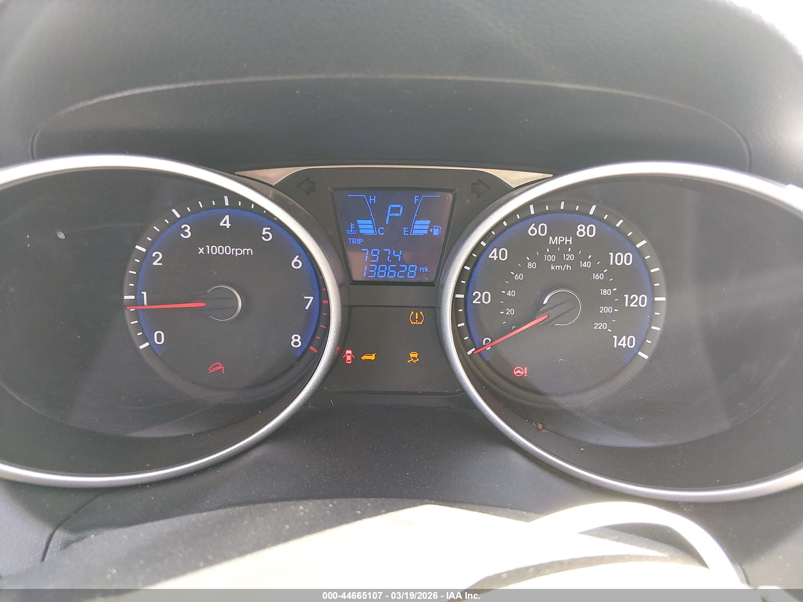 HYUNDAI TUCSON image 7