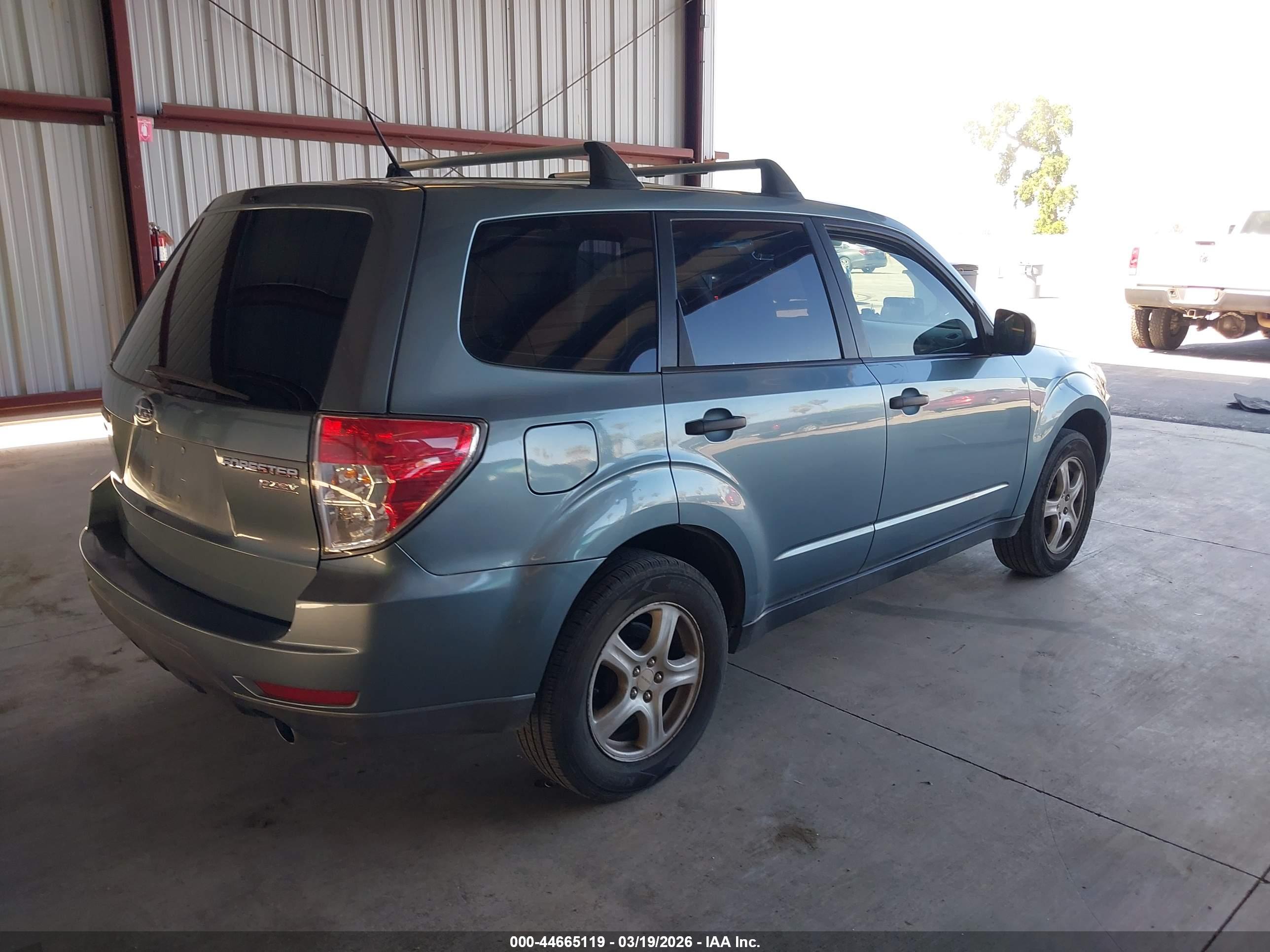 SUBARU FORESTER image 4