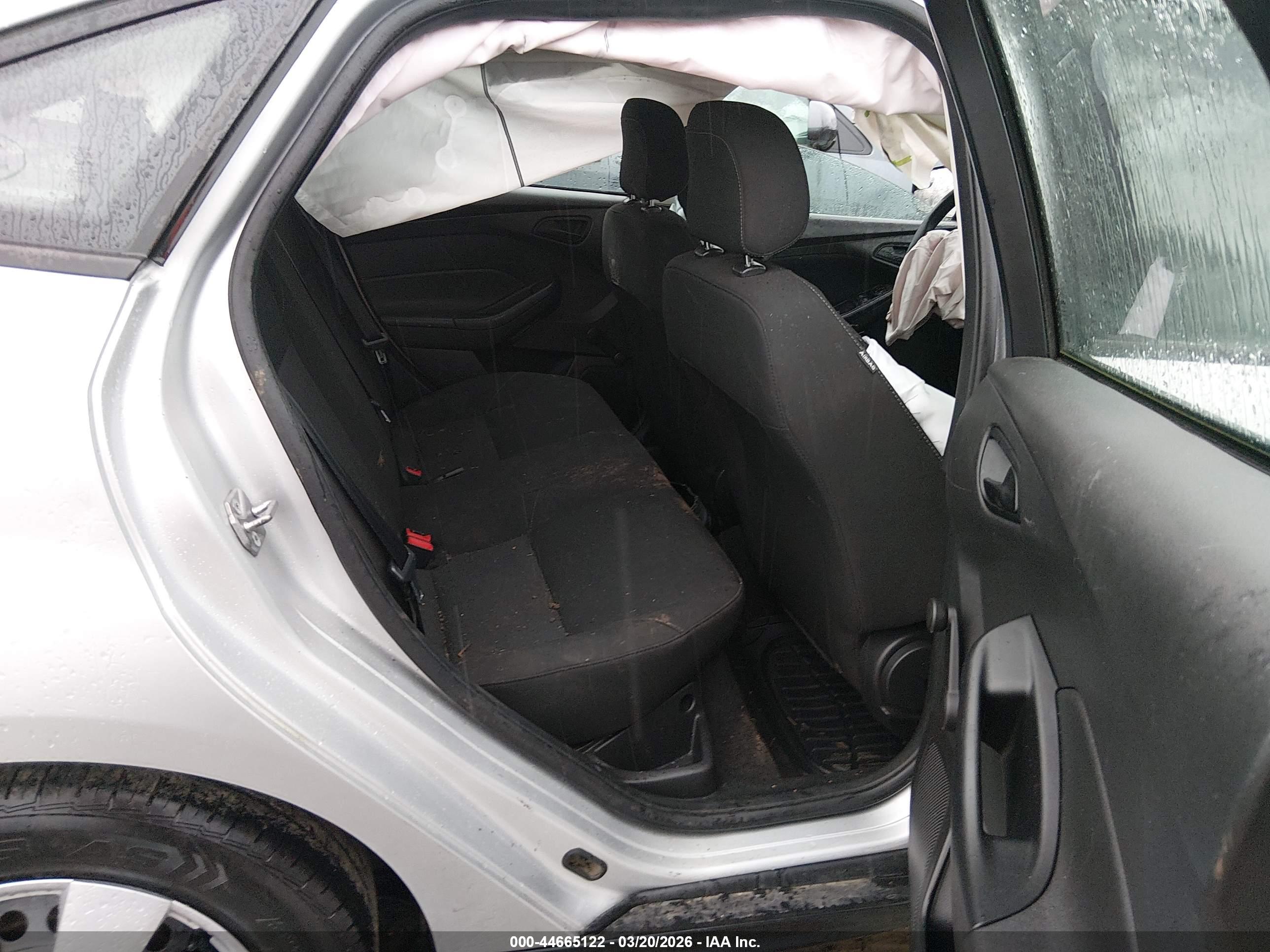 FORD FOCUS image 8