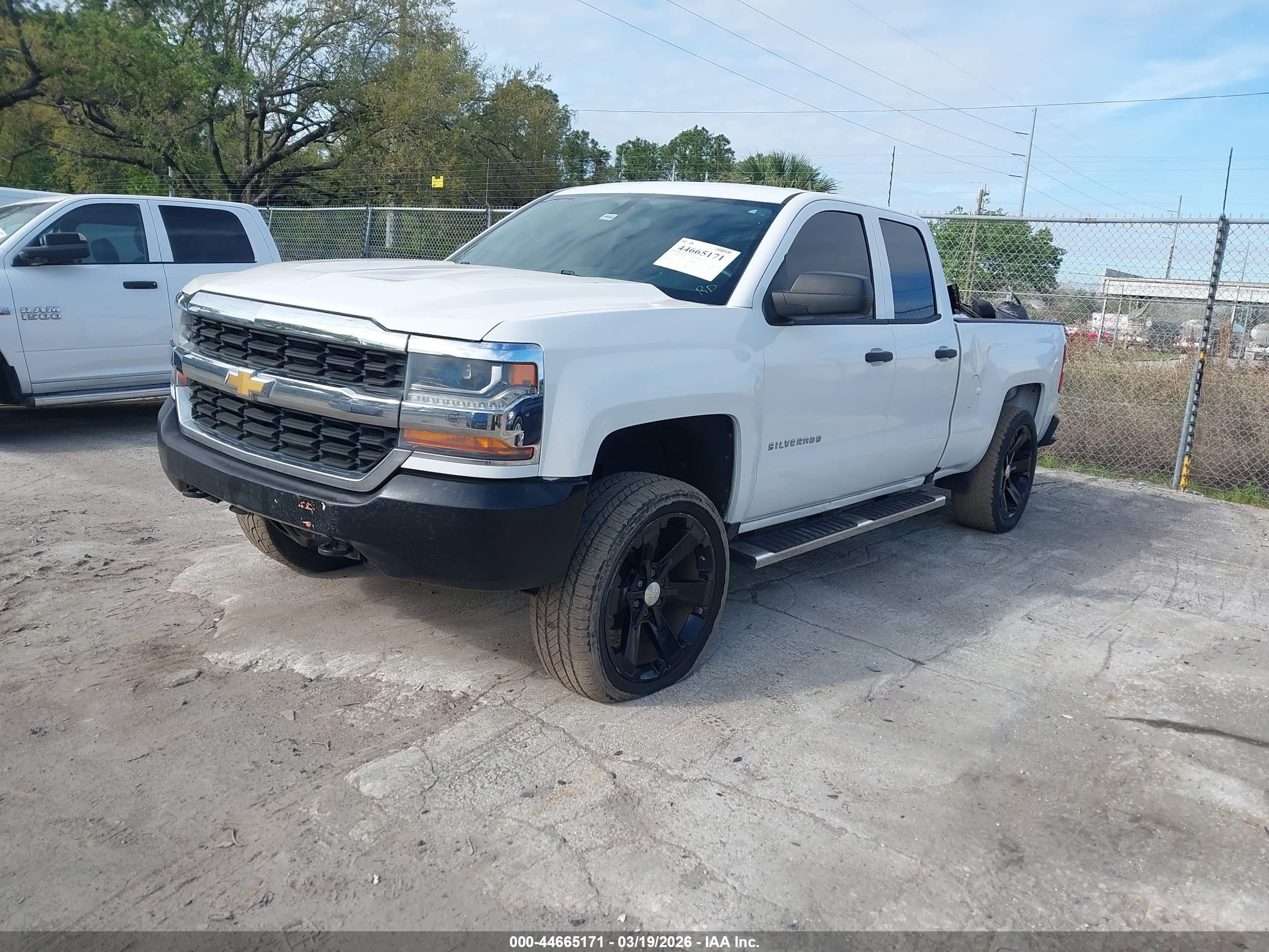 CHEVROLET SILVERADO image 2