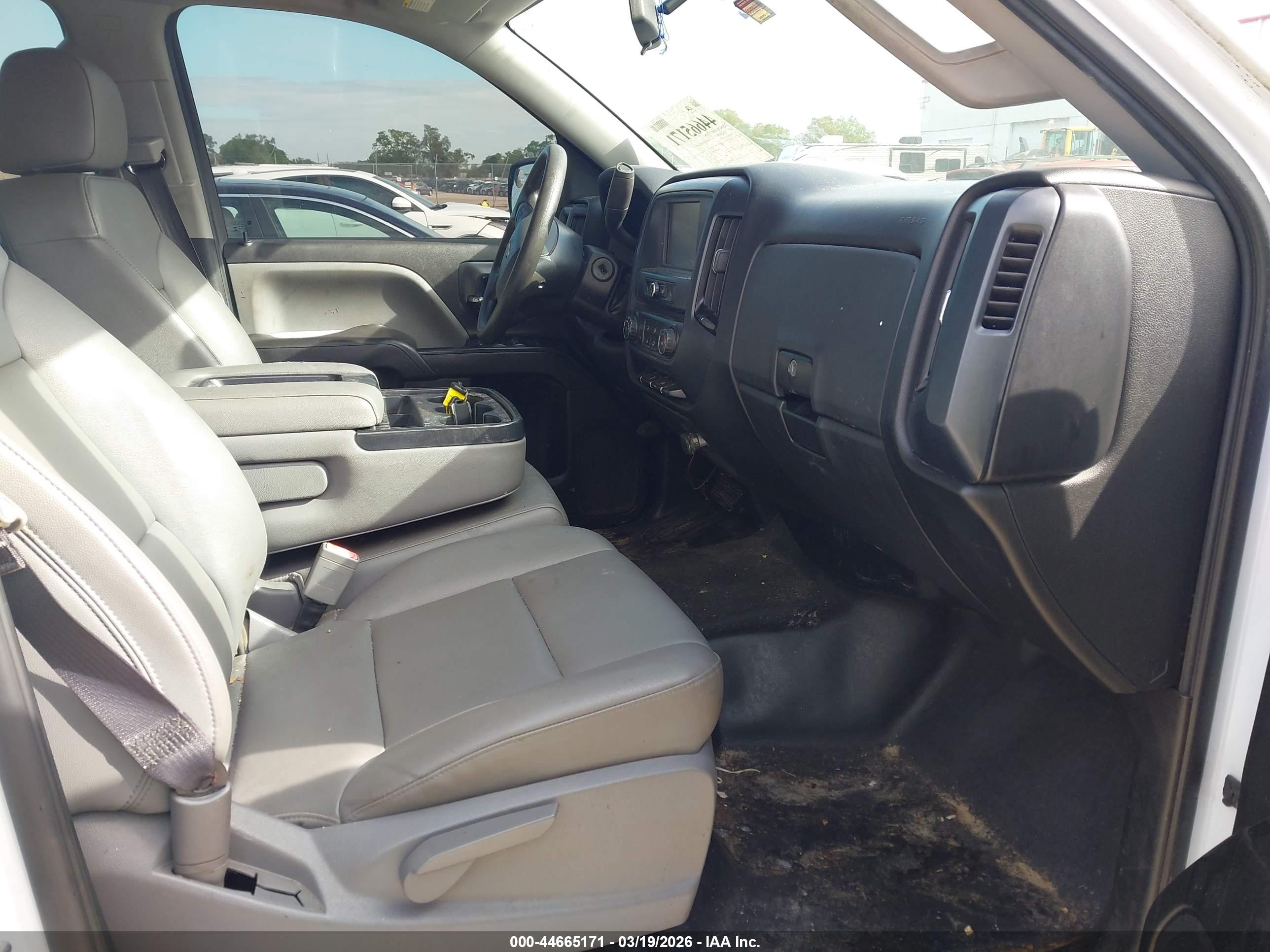 CHEVROLET SILVERADO image 5