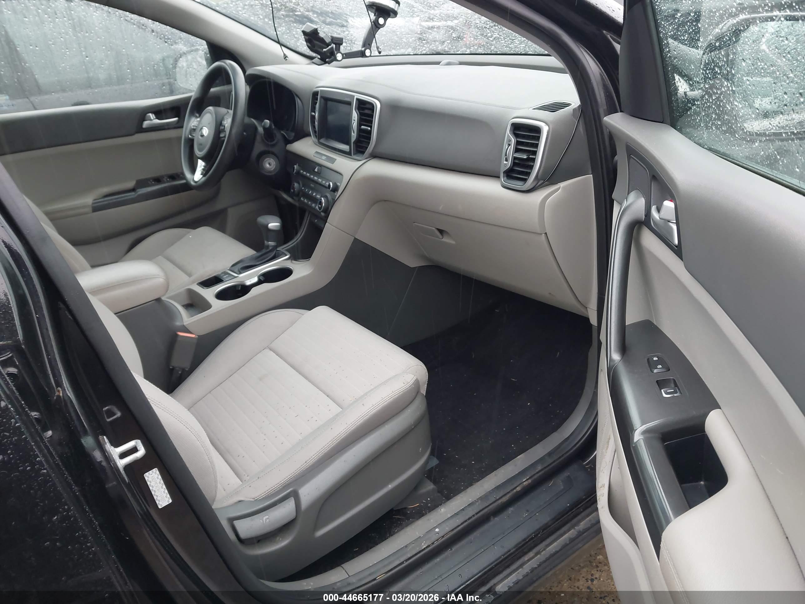 KIA SPORTAGE image 5