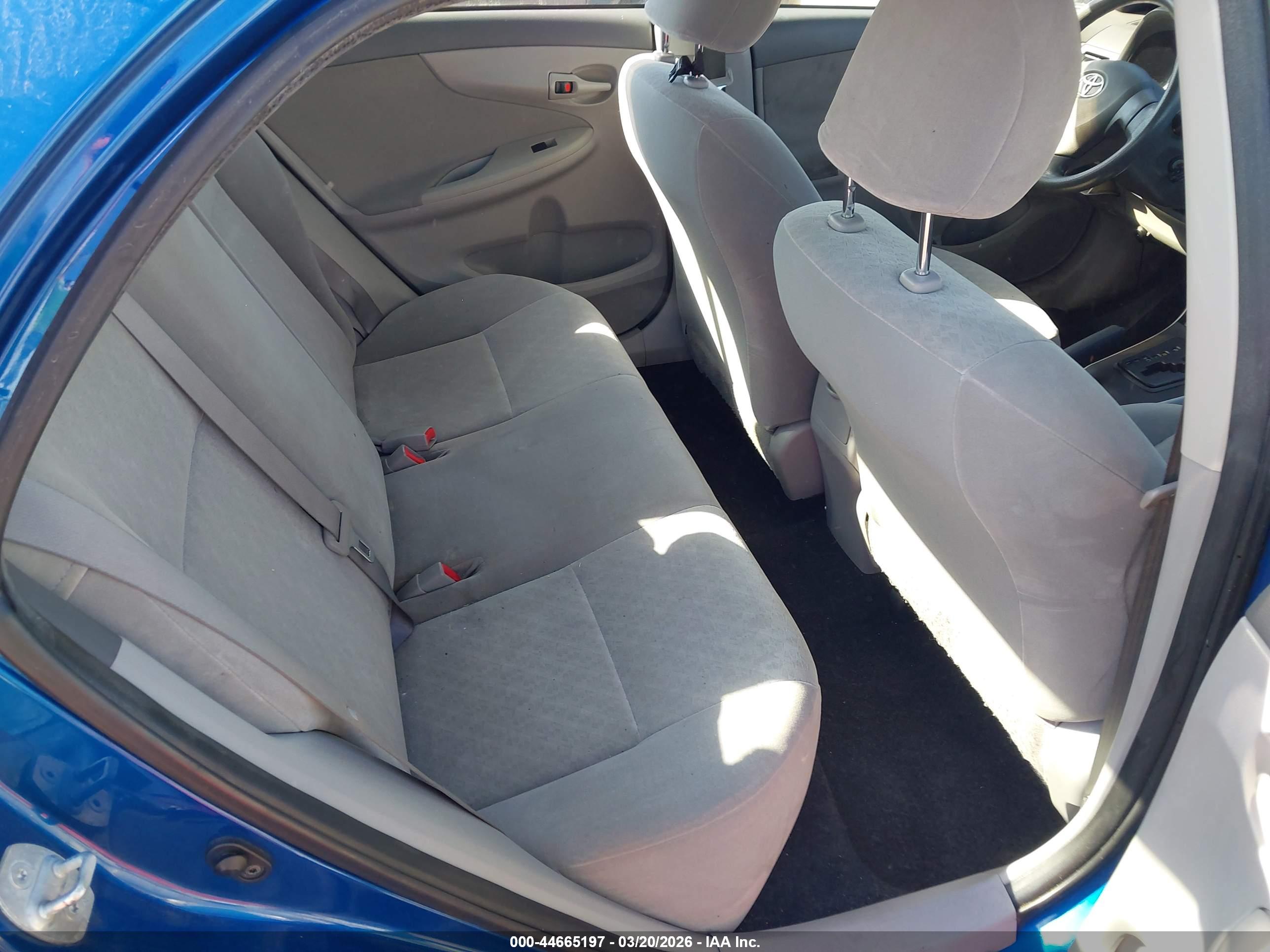 TOYOTA COROLLA image 8