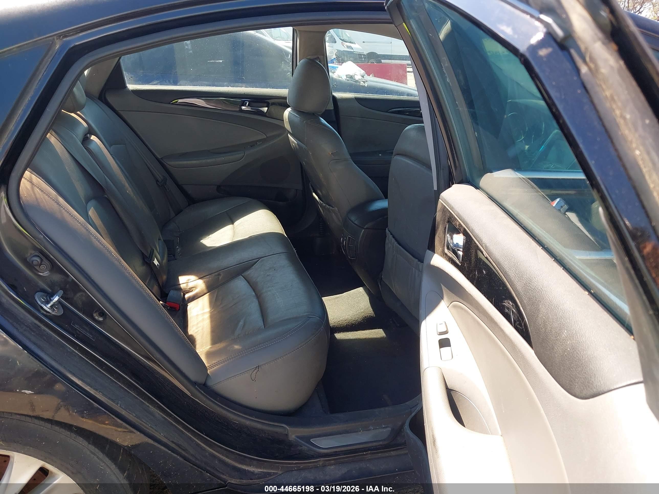 HYUNDAI SONATA image 8