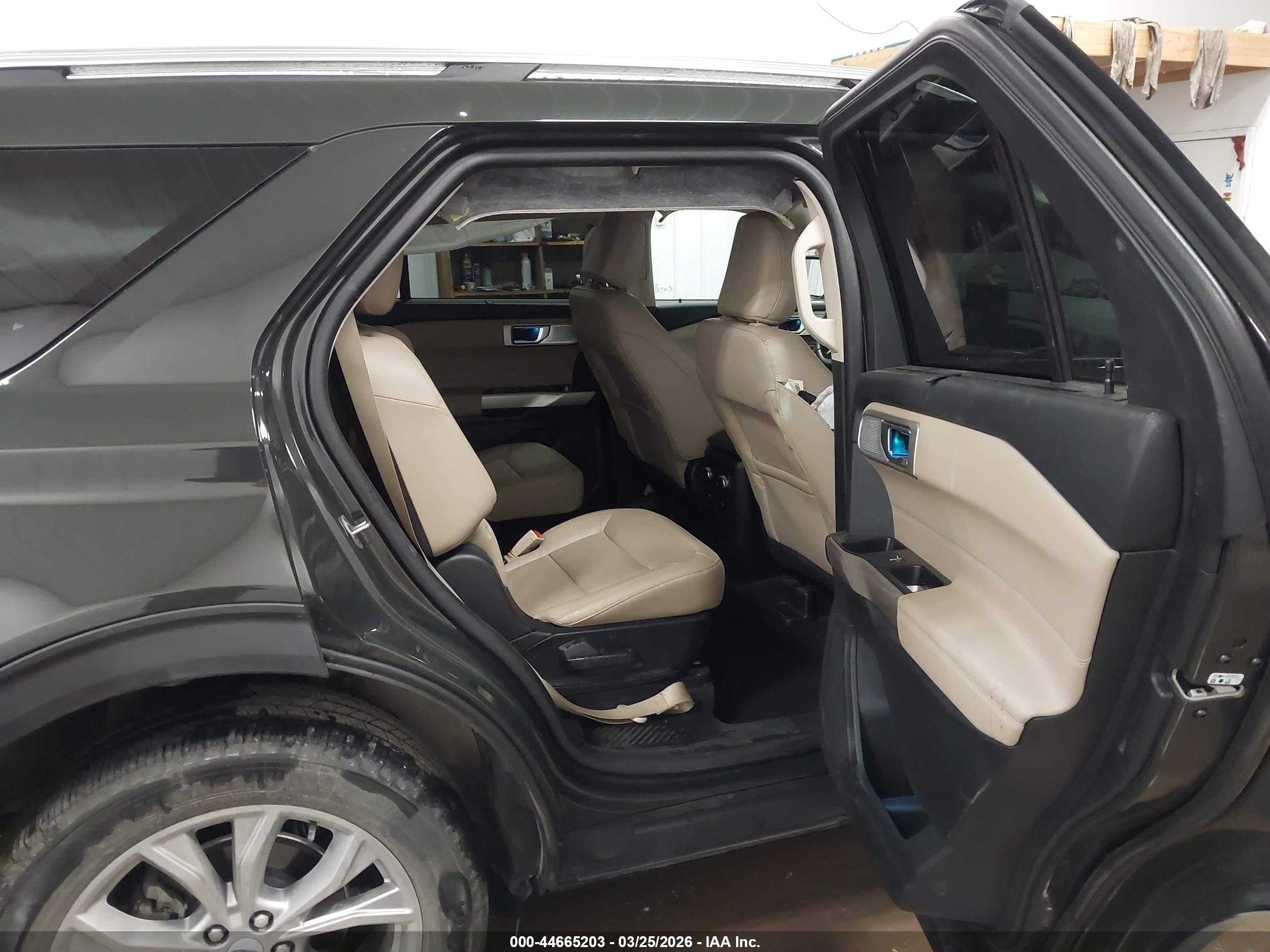 FORD EXPLORER image 8
