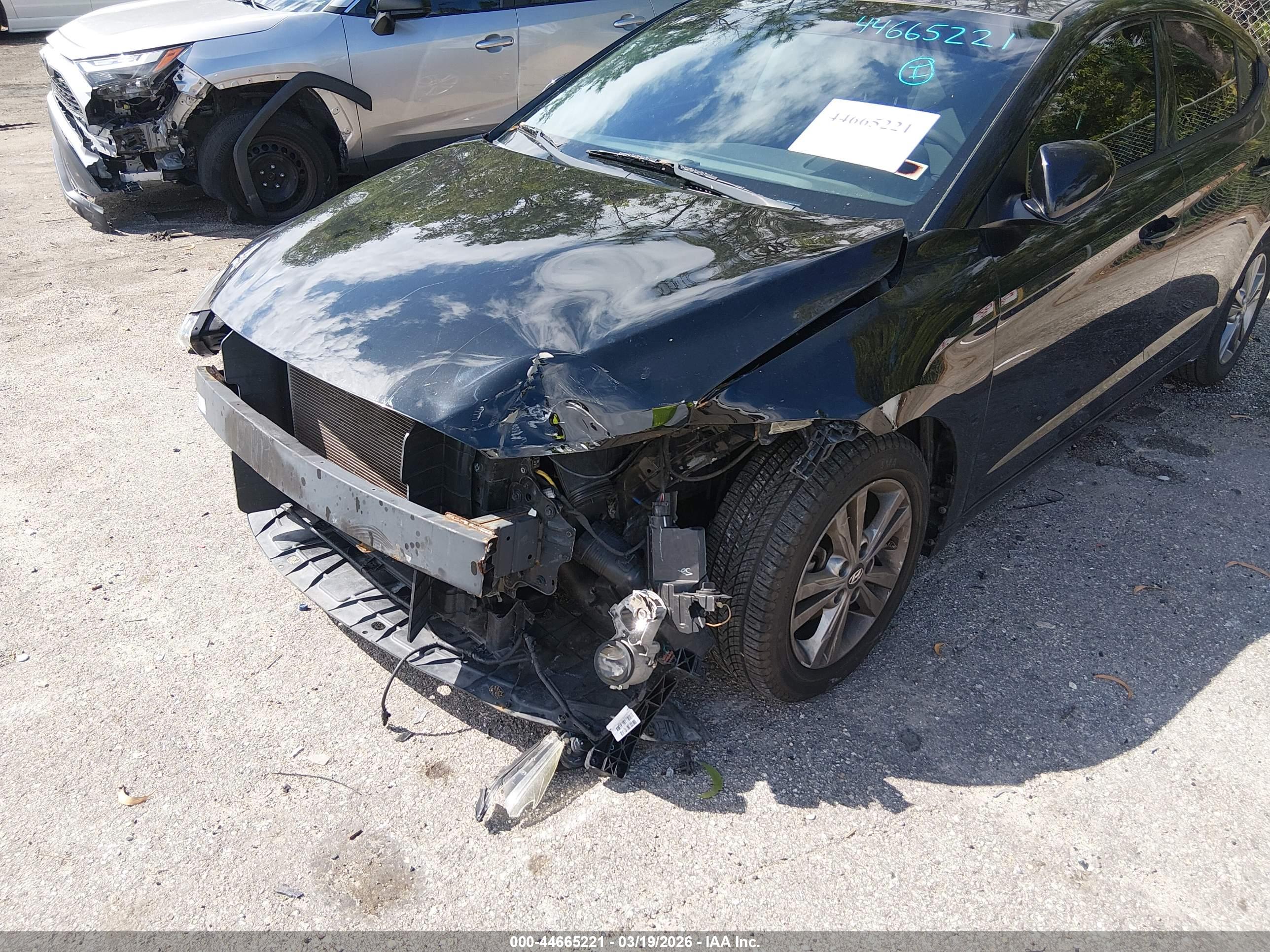 HYUNDAI ELANTRA image 6