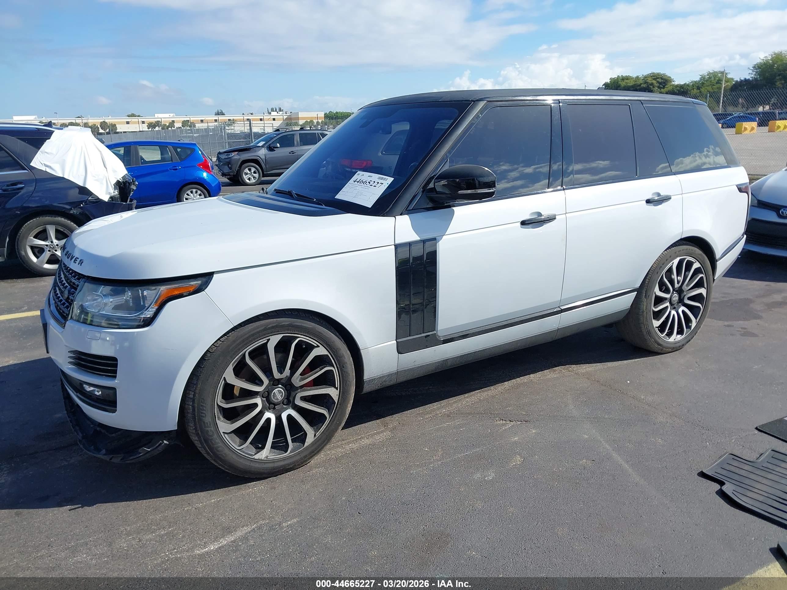 LAND ROVER image 2