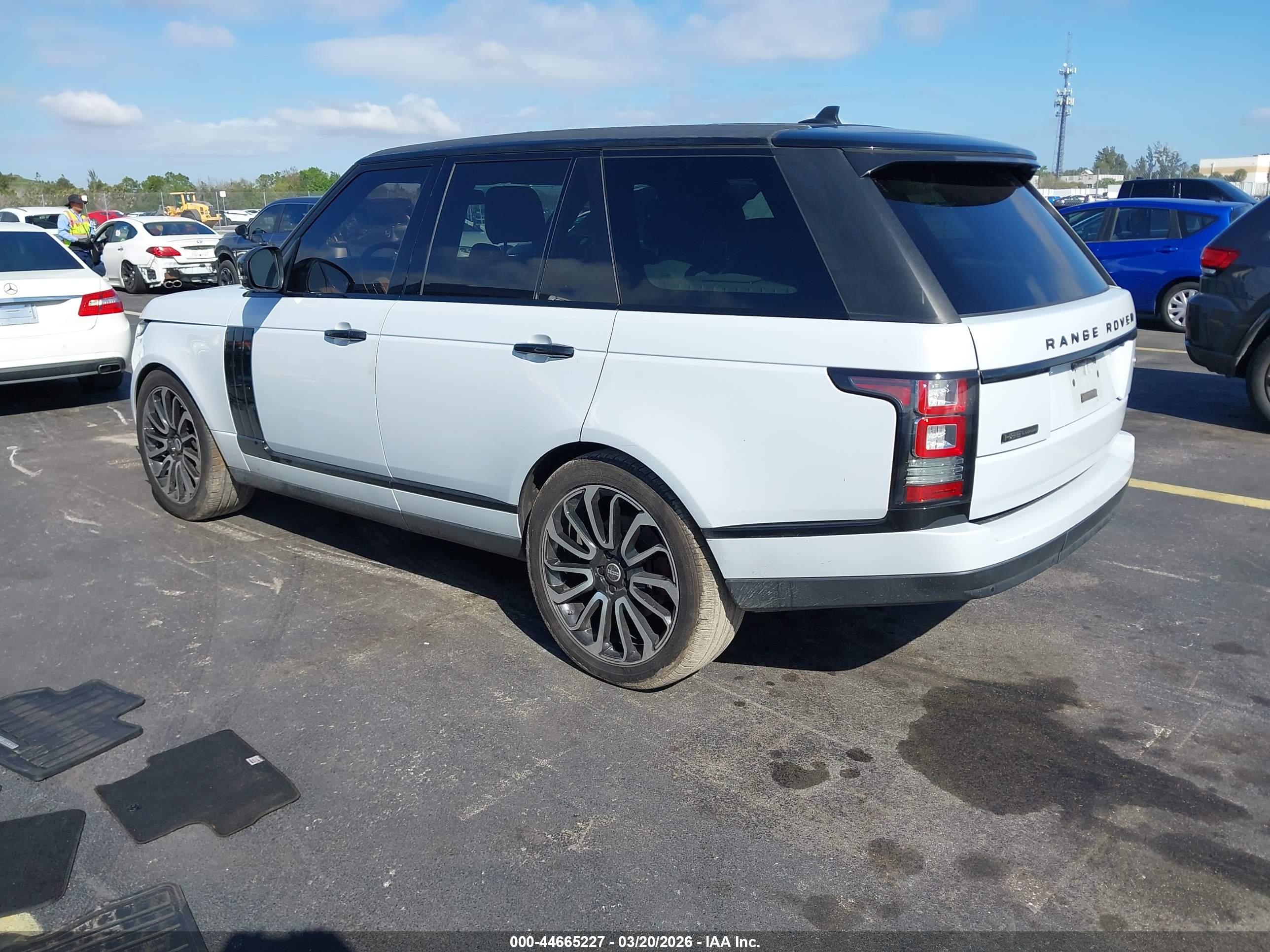 LAND ROVER image 3