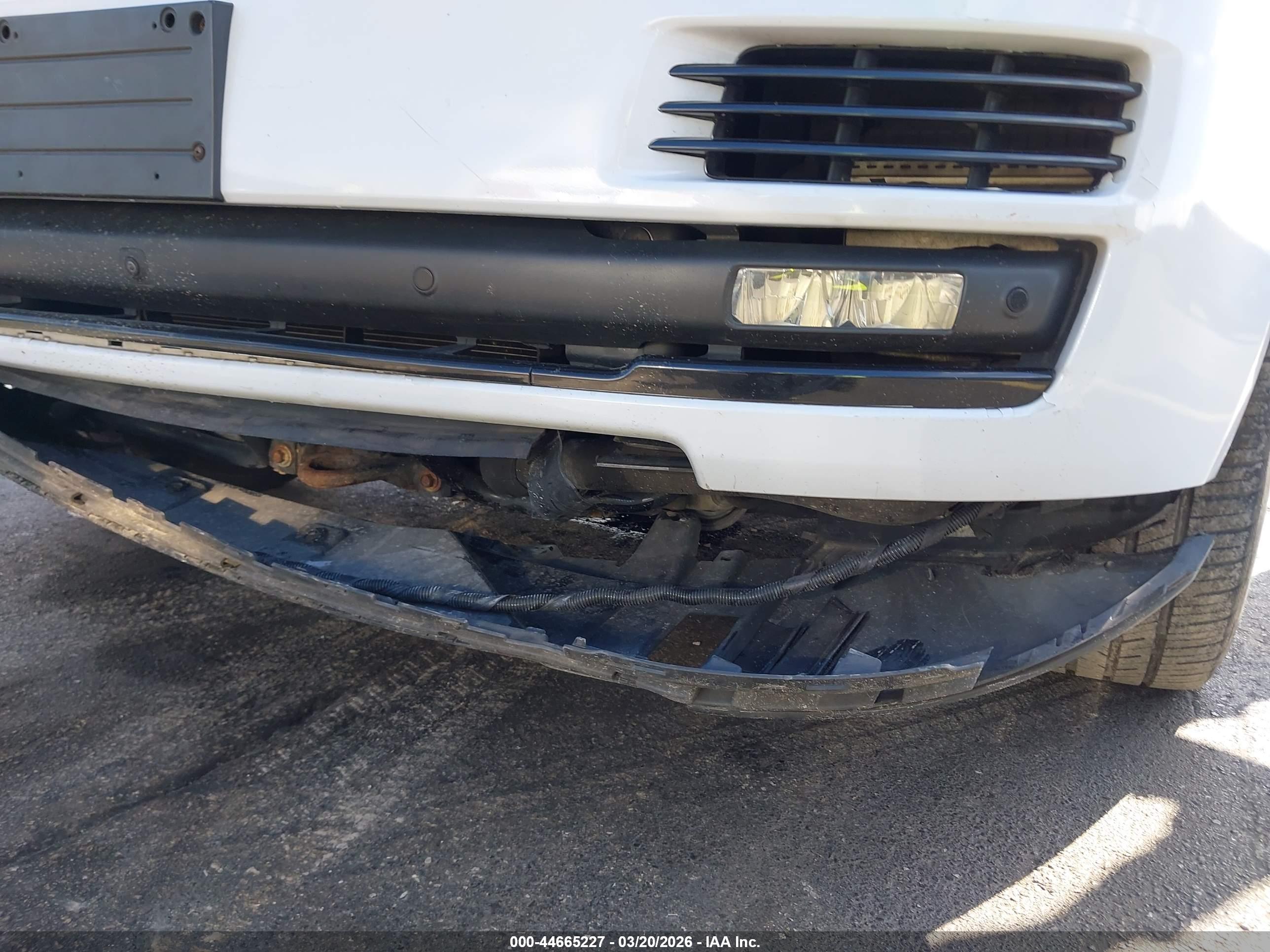 LAND ROVER image 6