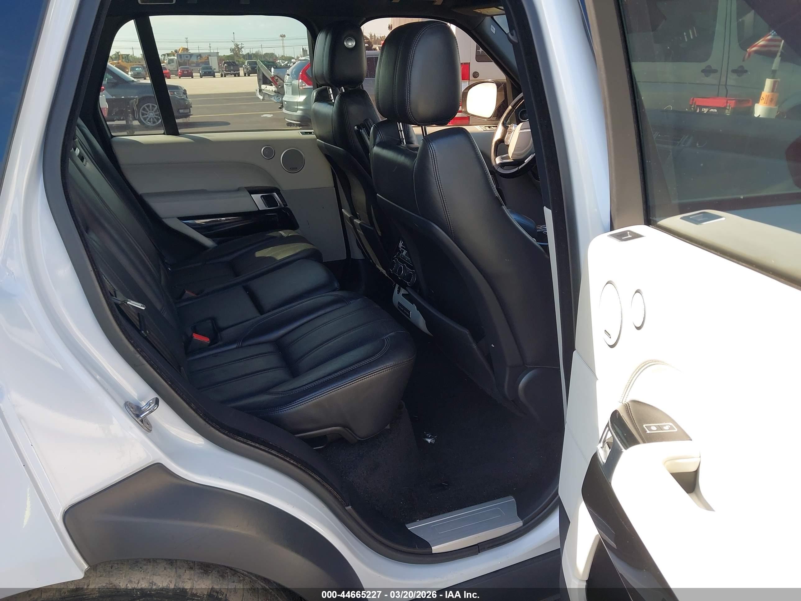 LAND ROVER image 8