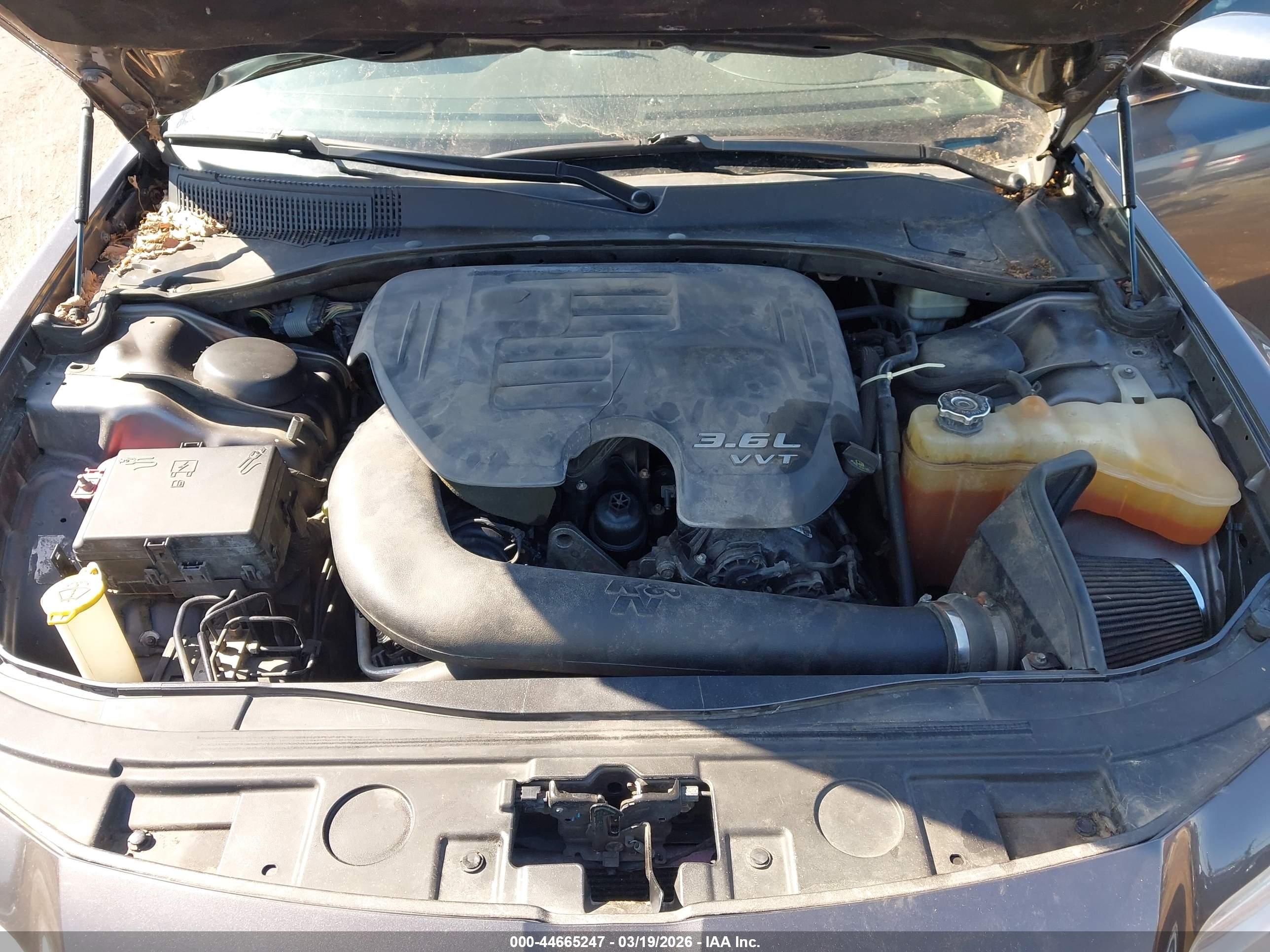 CHRYSLER 300C image 10