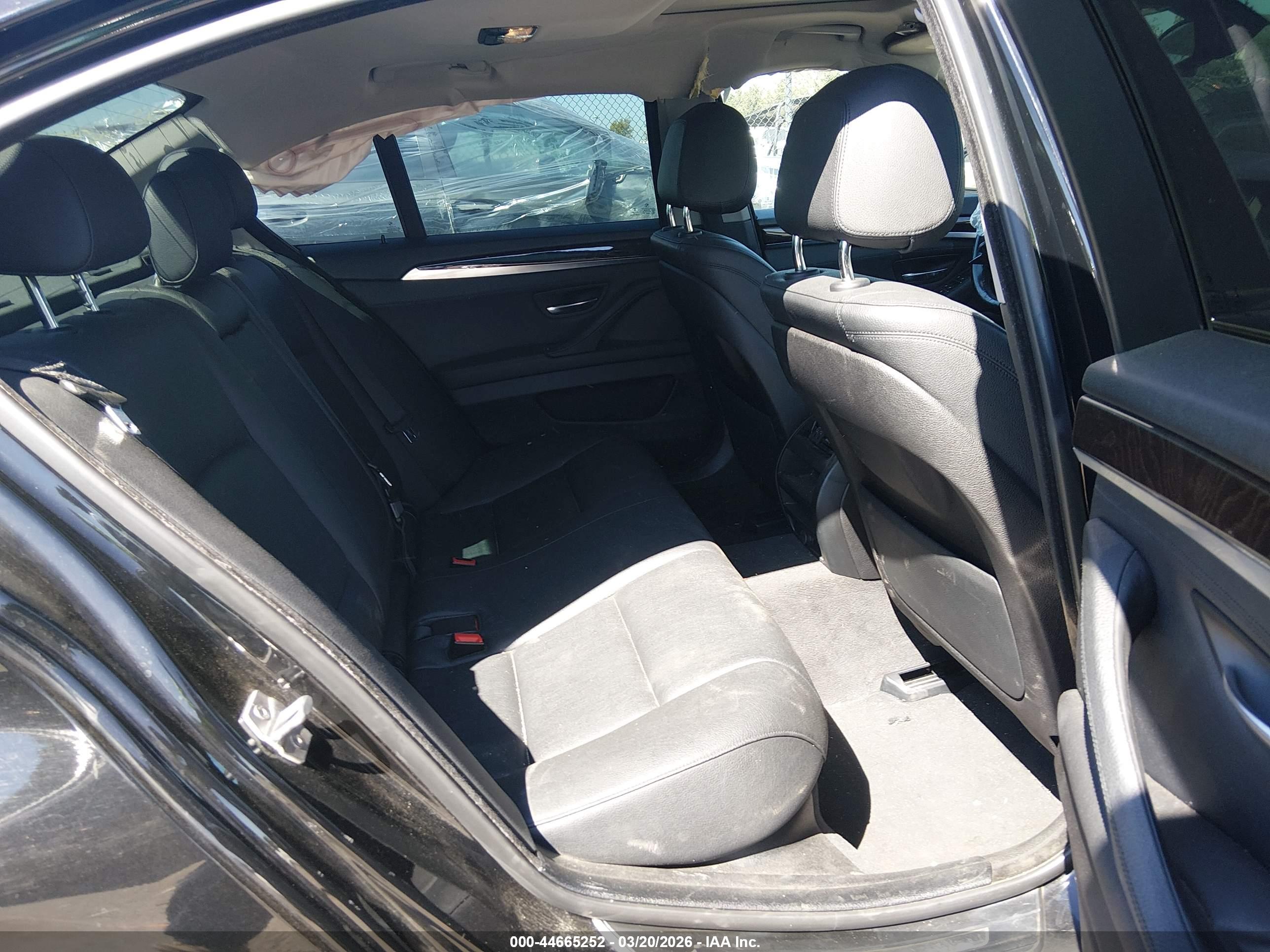 BMW 528I image 8
