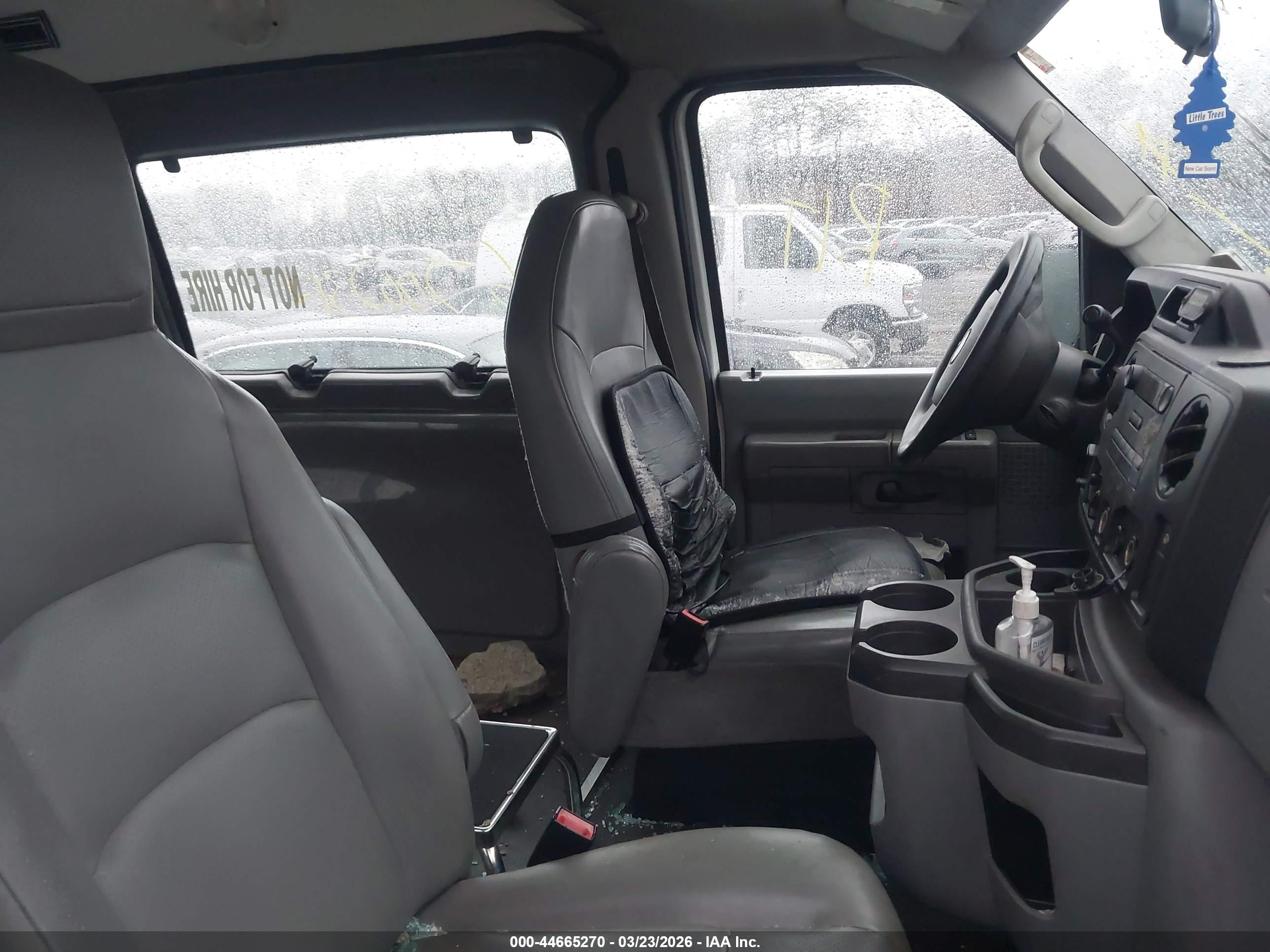 FORD E-350 image 5
