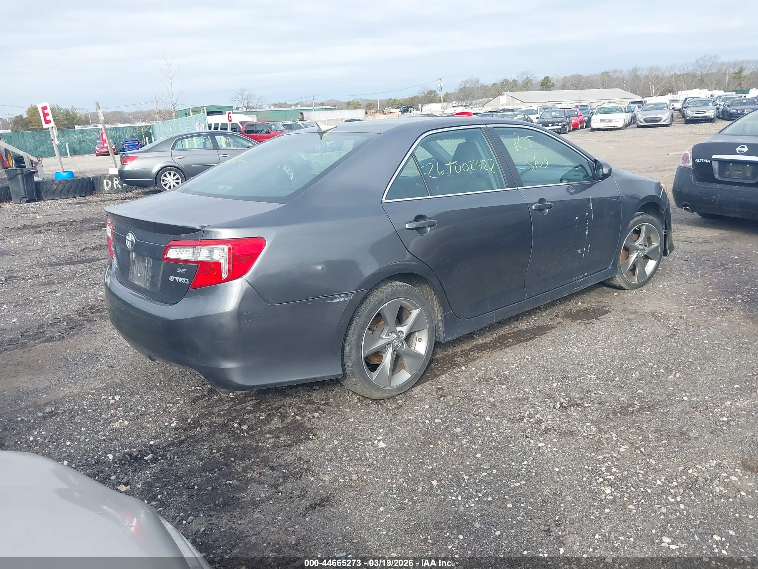 TOYOTA CAMRY image 4