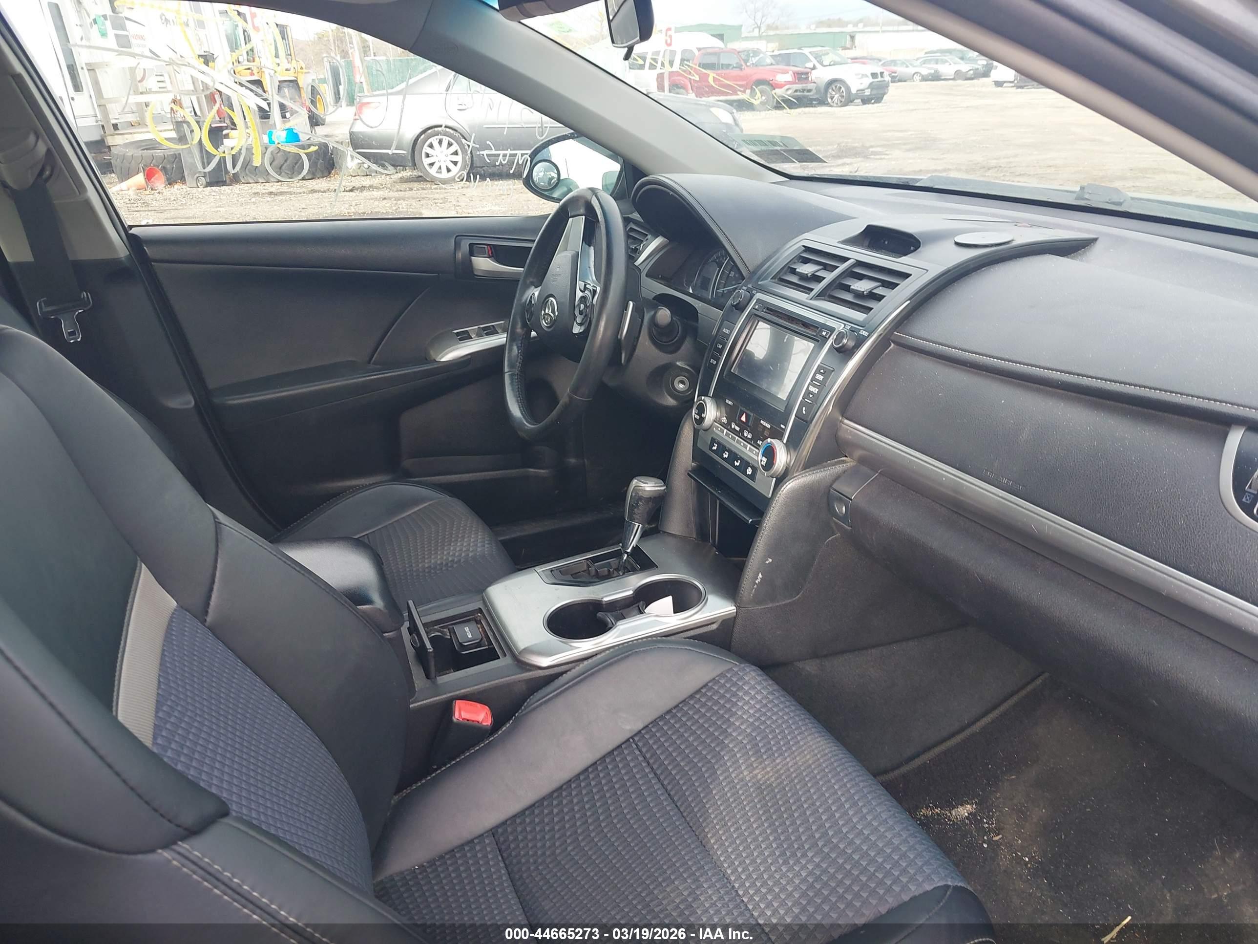 TOYOTA CAMRY image 5
