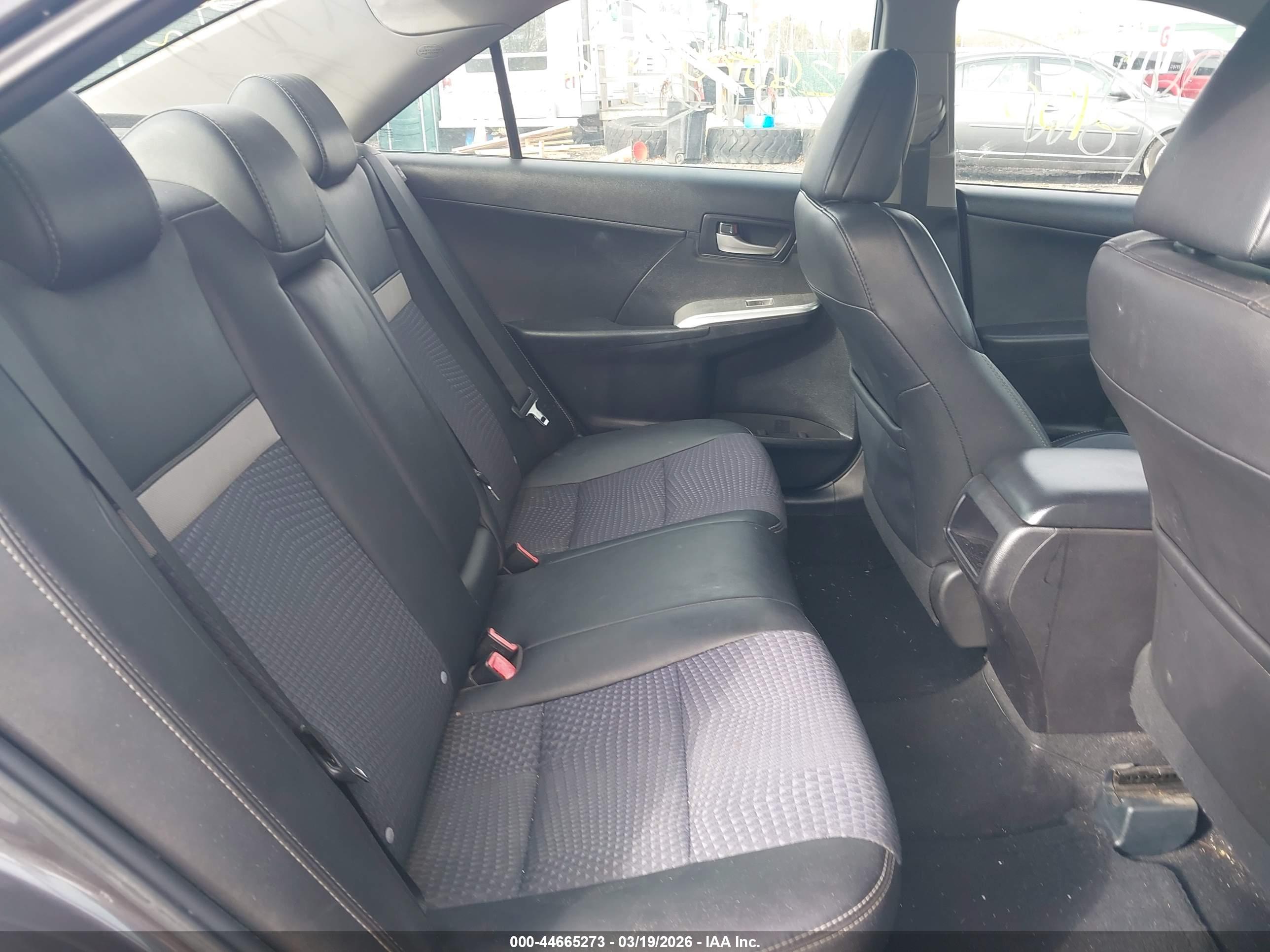 TOYOTA CAMRY image 8