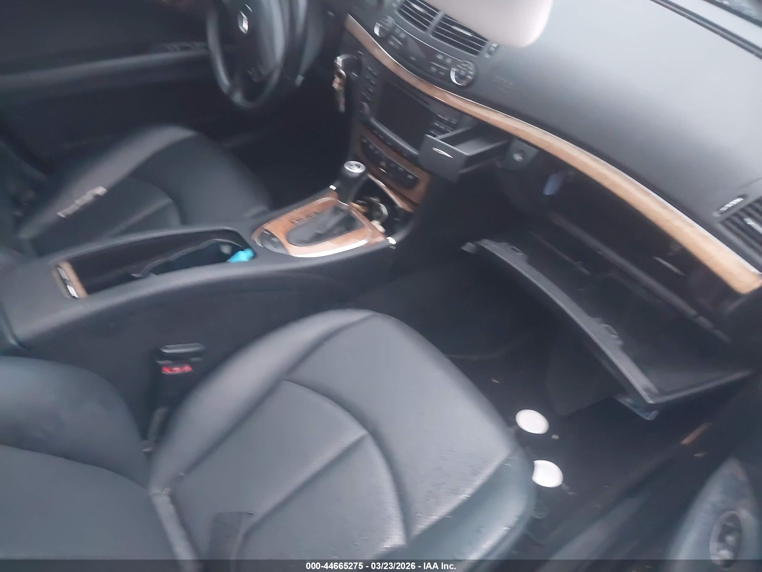 MERCEDES-BENZ E image 5