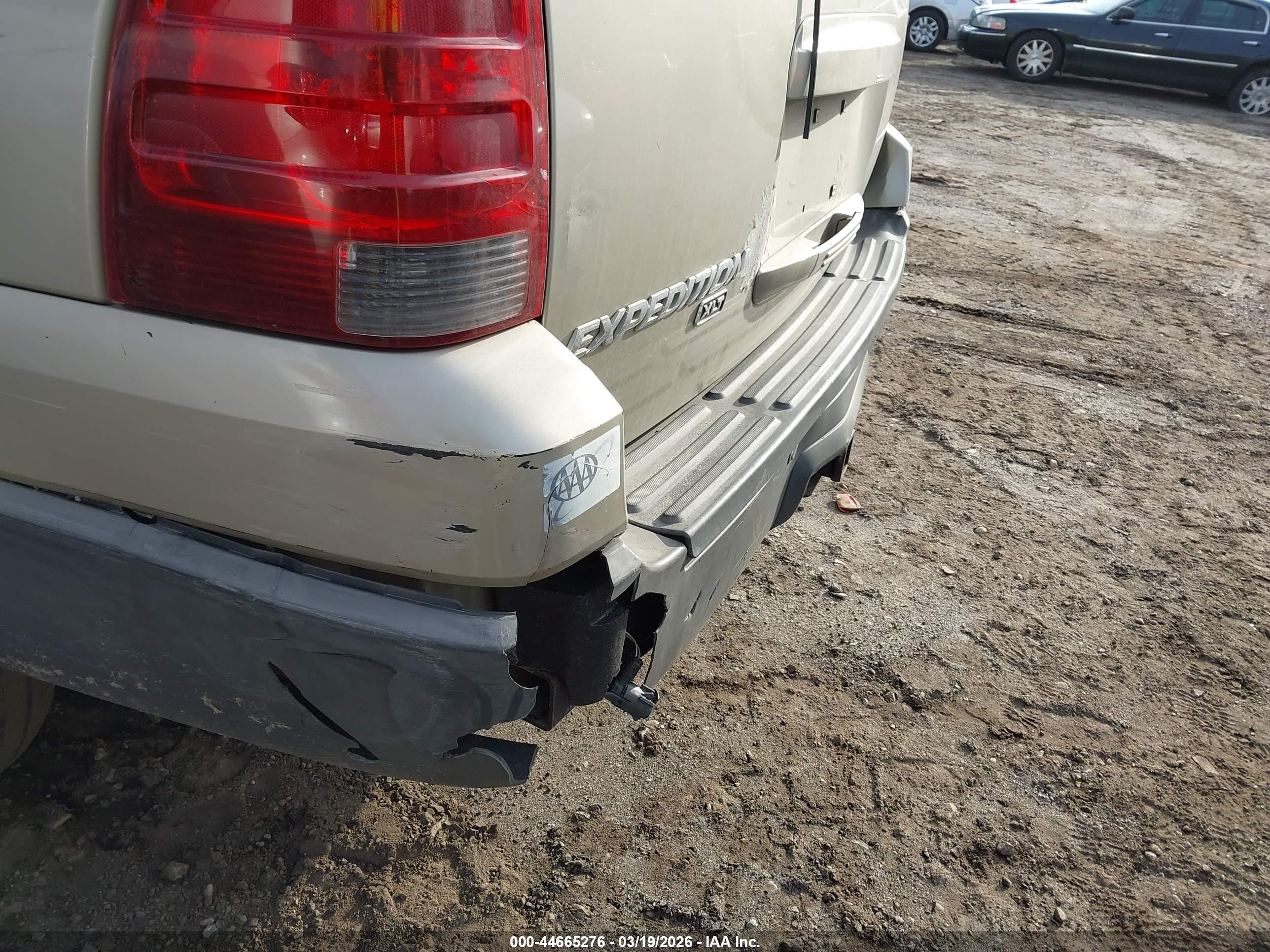 FORD EXPEDITION image 6