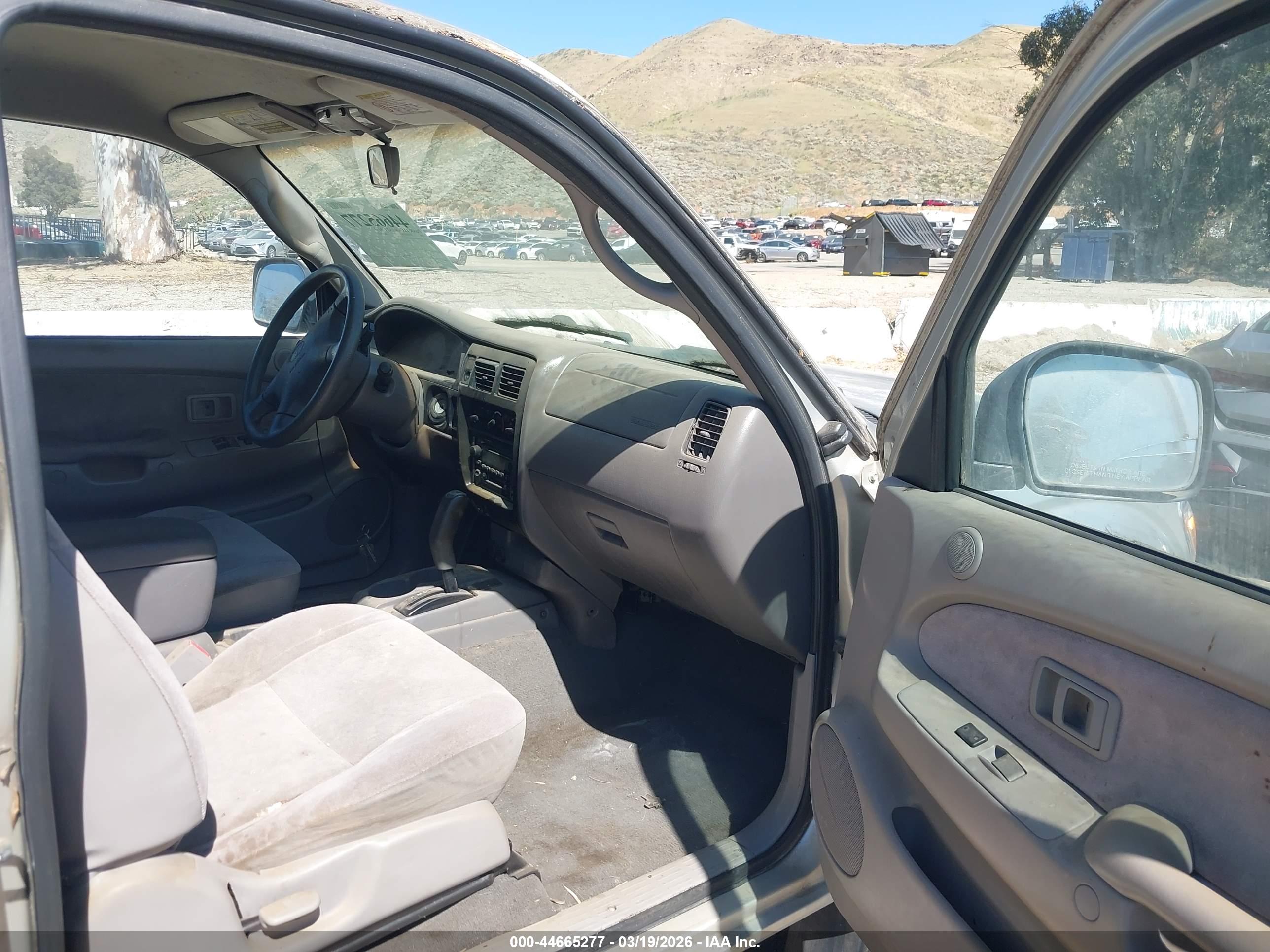 TOYOTA TACOMA image 5
