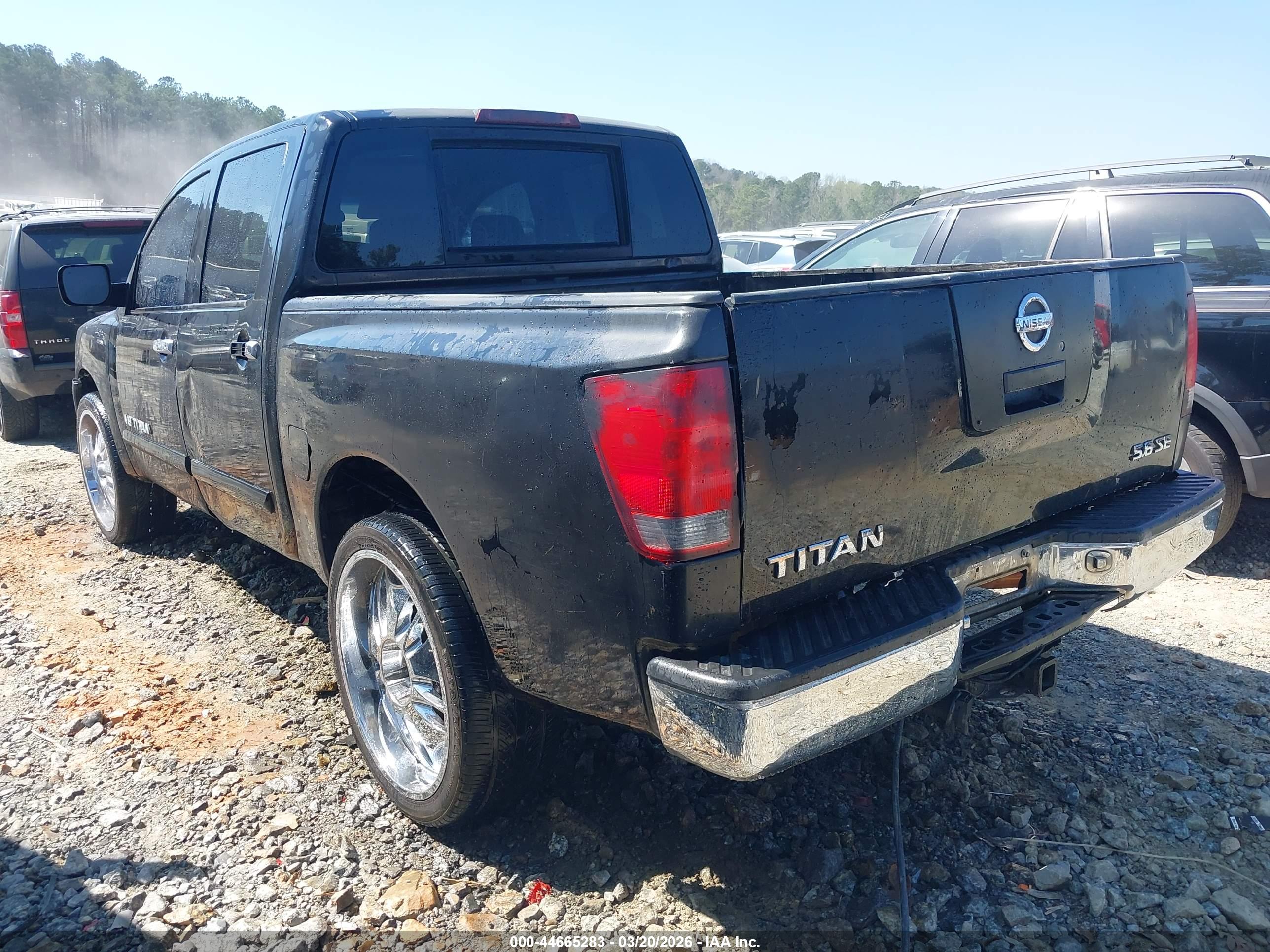 NISSAN TITAN image 3
