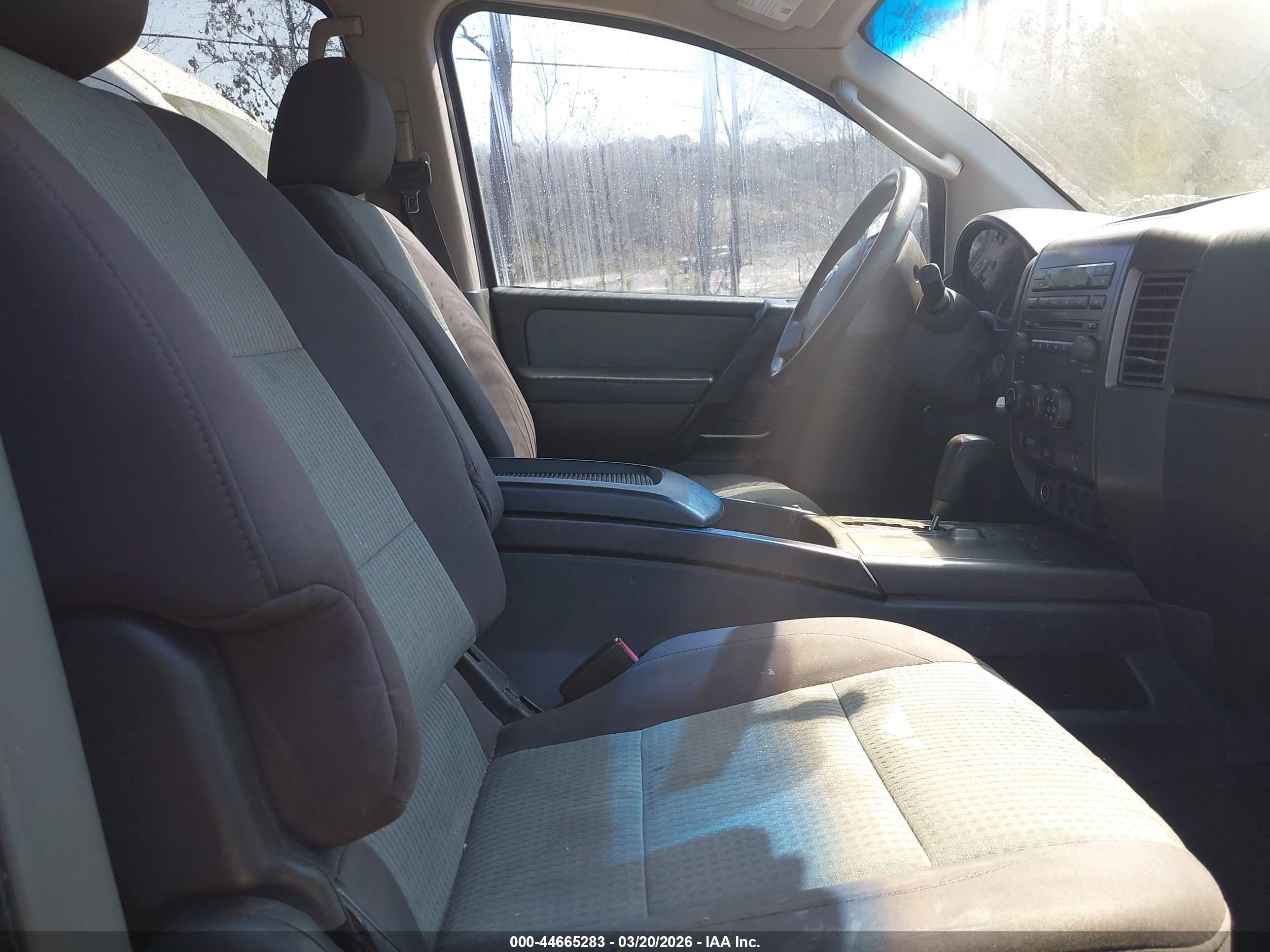 NISSAN TITAN image 5