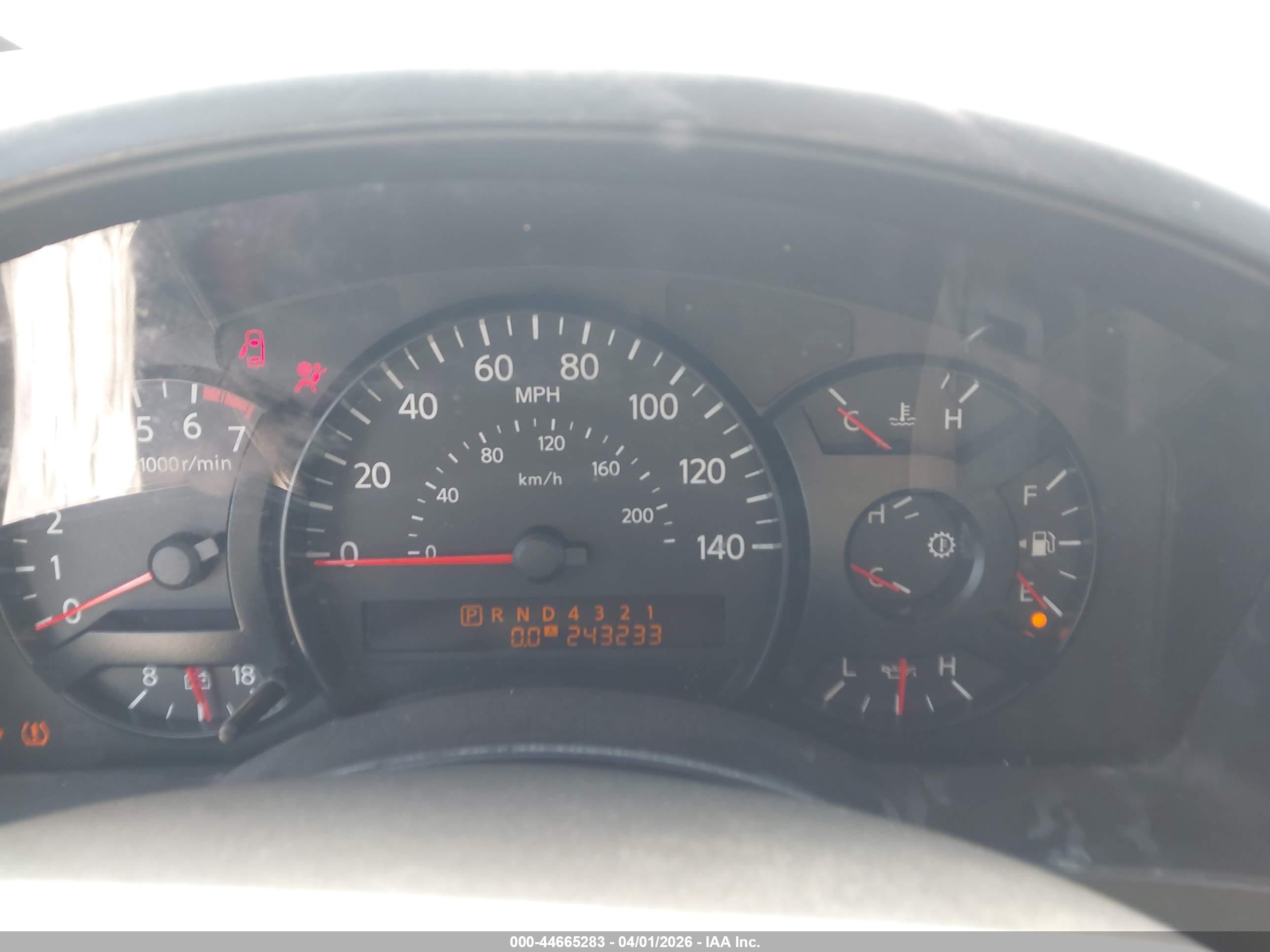 NISSAN TITAN image 7