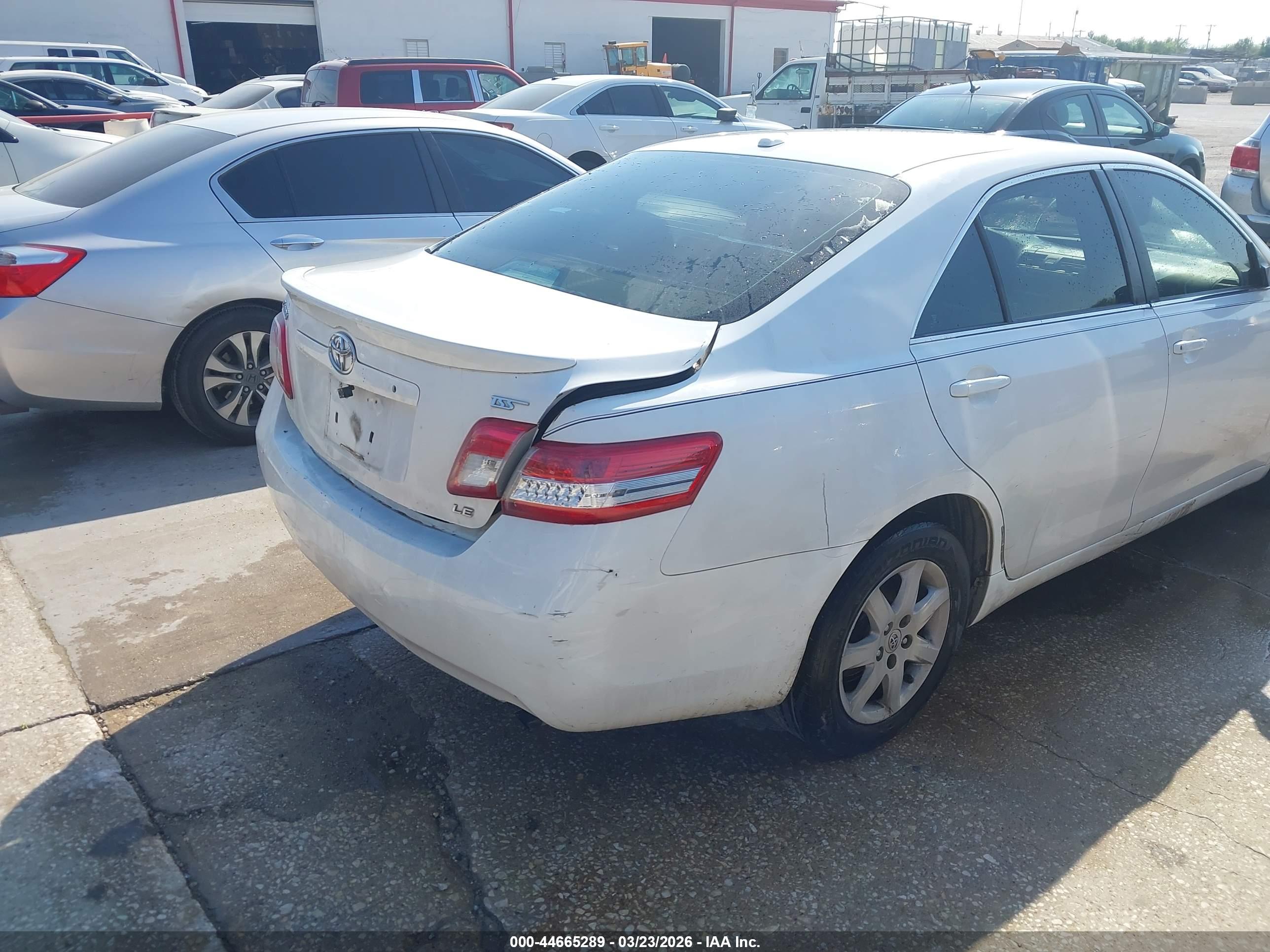 TOYOTA CAMRY image 6