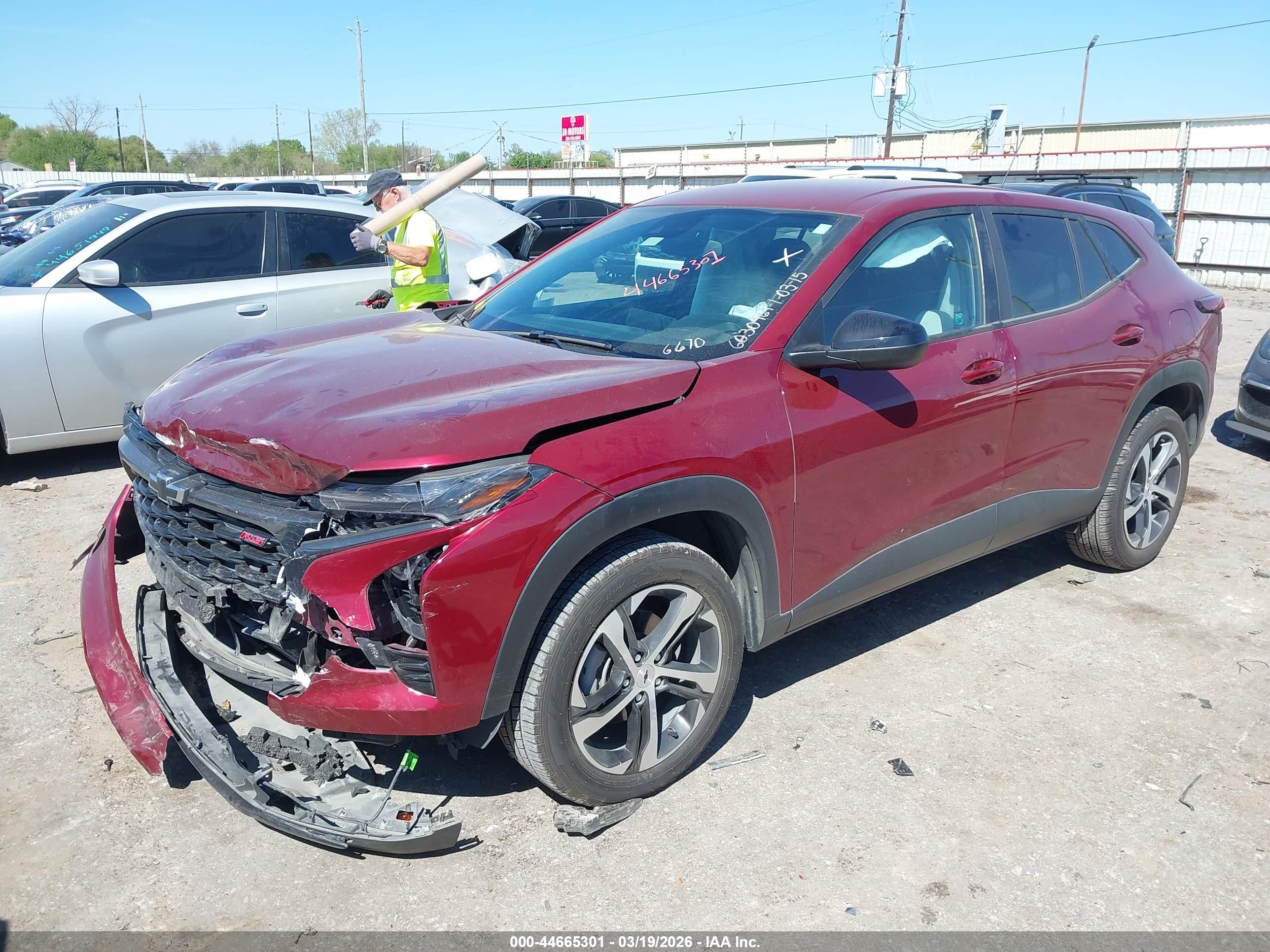 CHEVROLET TRAX image 2