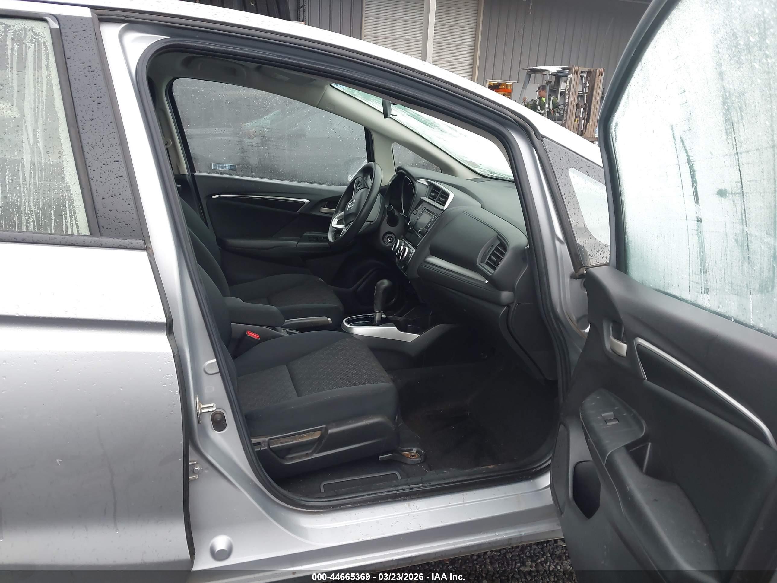 HONDA FIT image 5