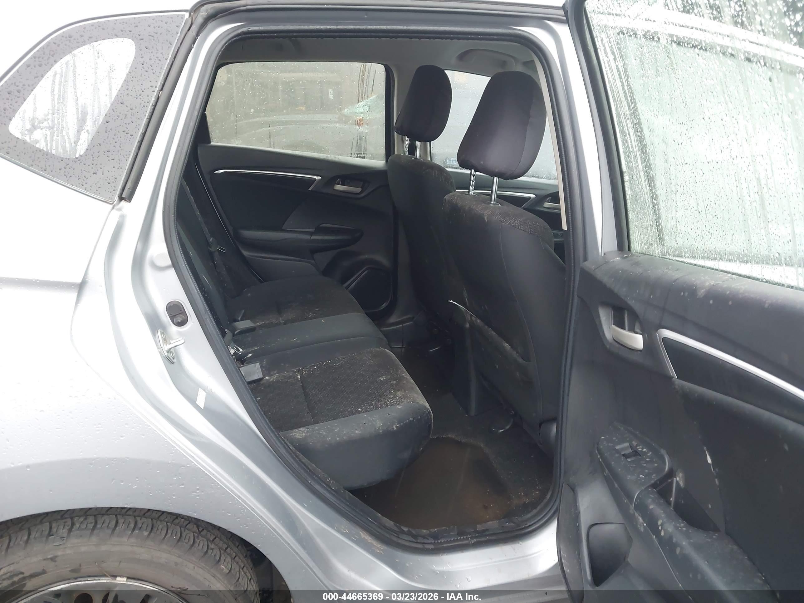 HONDA FIT image 8