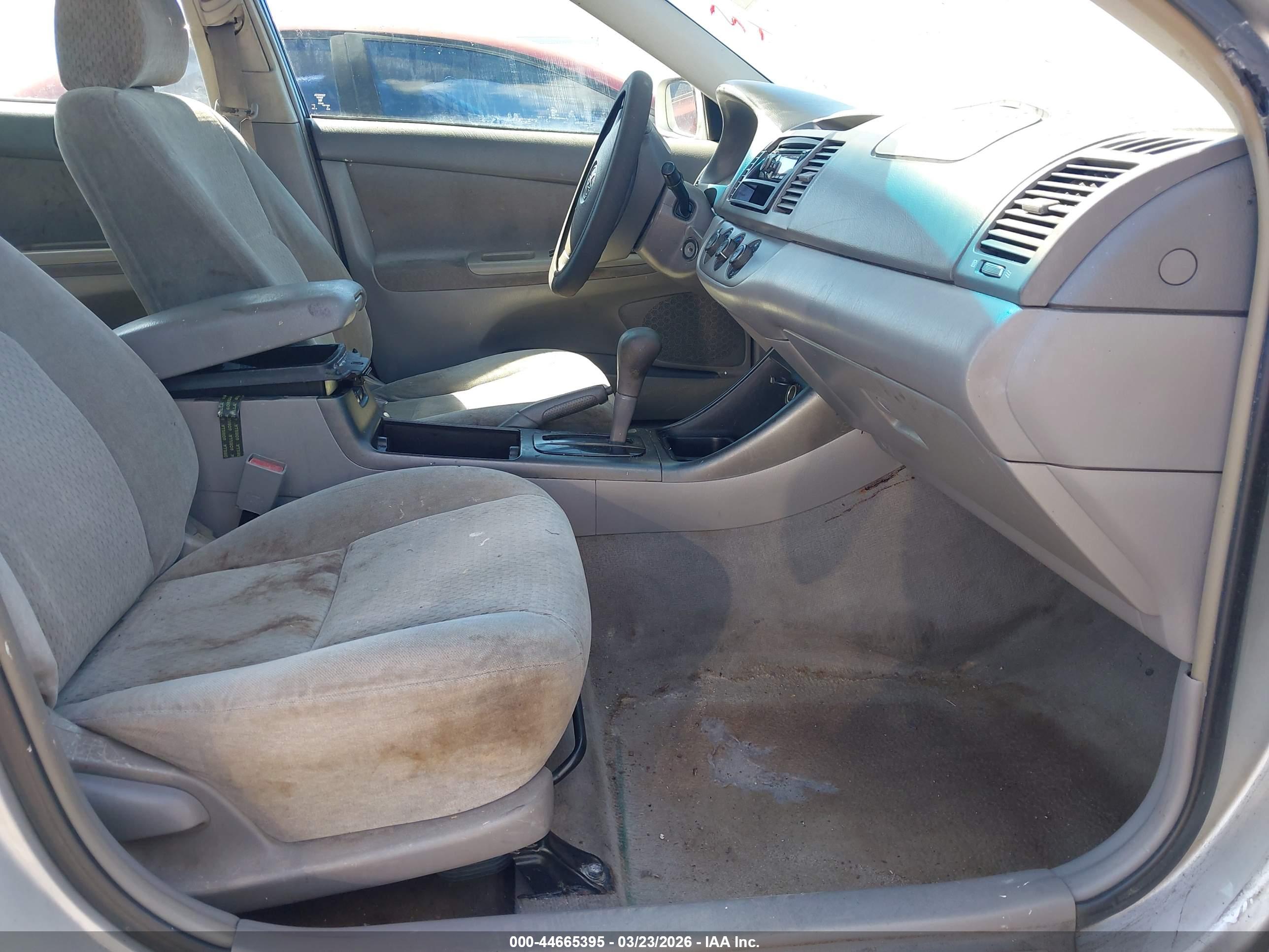 TOYOTA CAMRY image 5