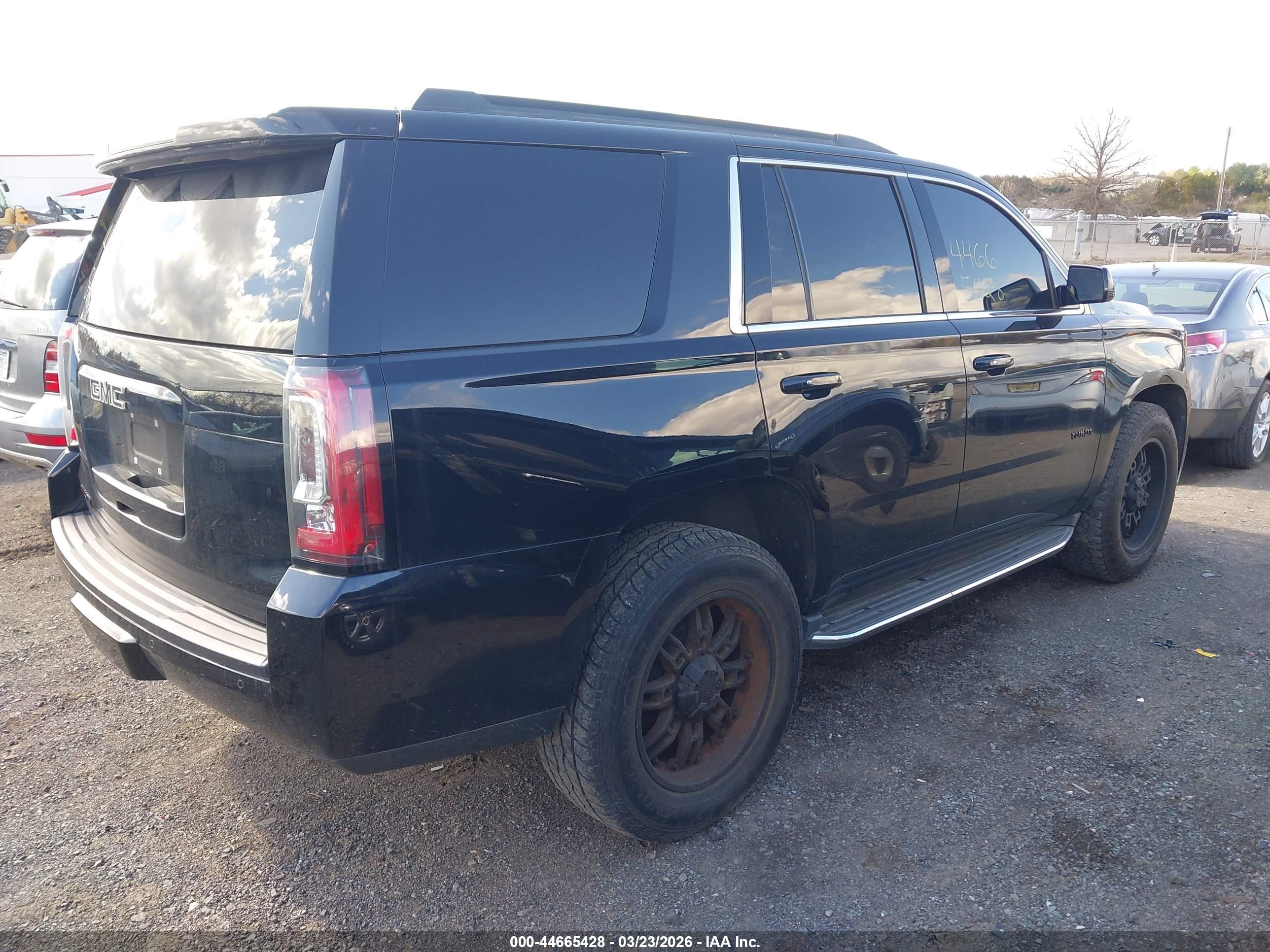 GMC YUKON image 4