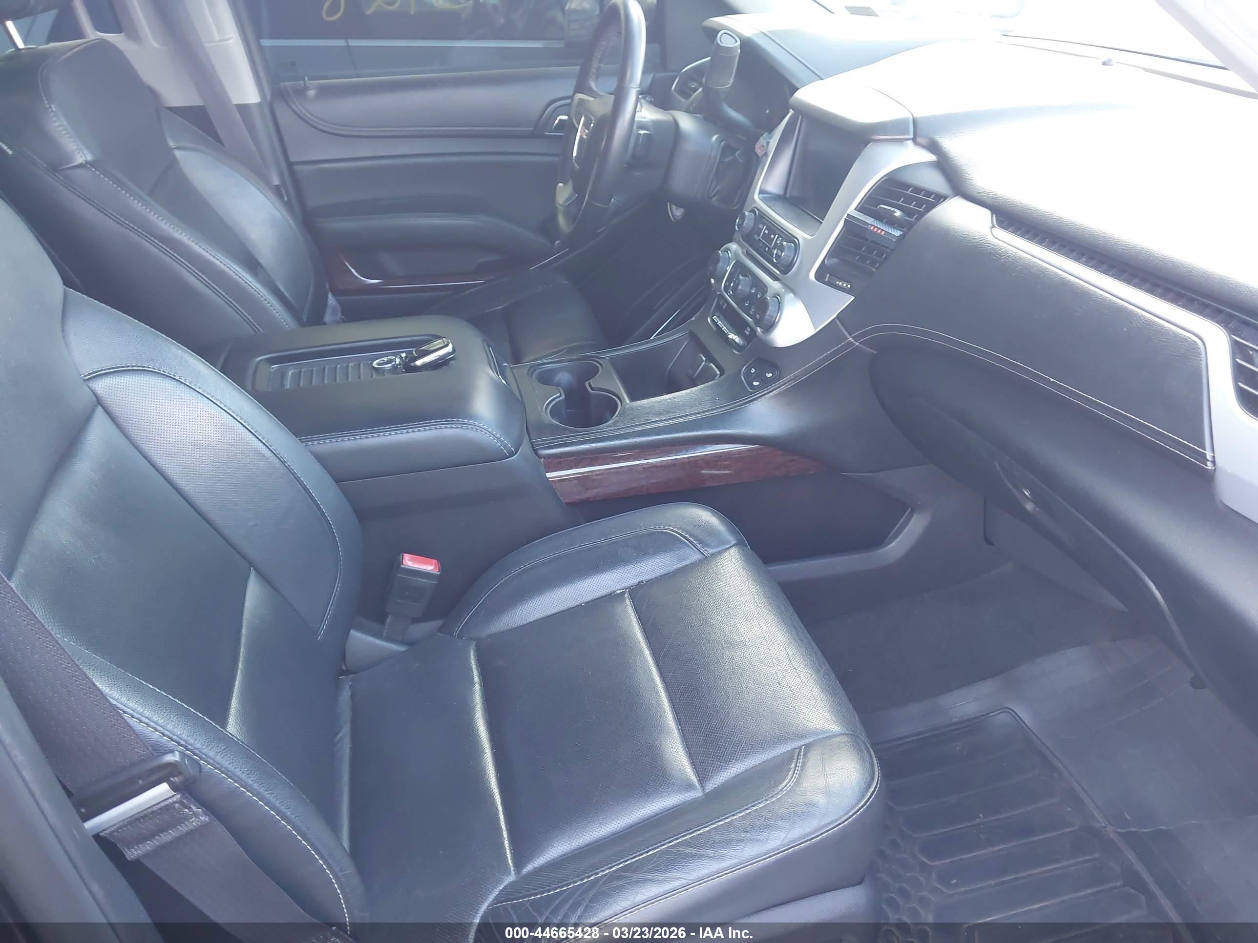 GMC YUKON image 5