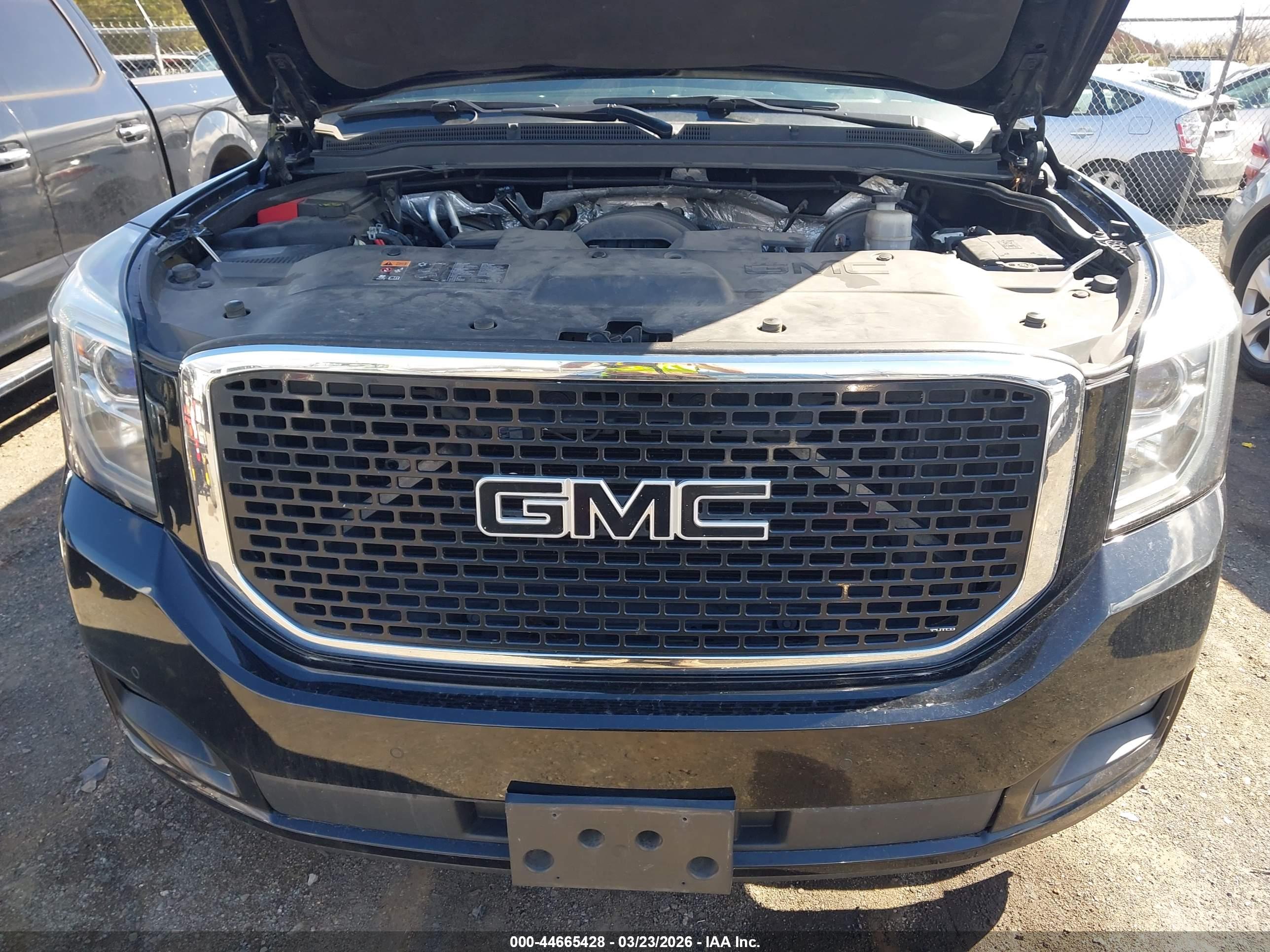 GMC YUKON image 6