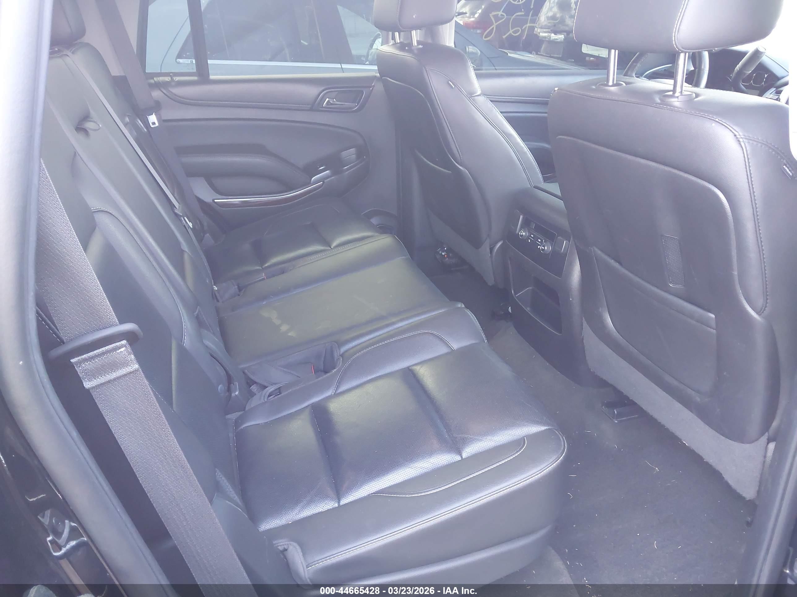 GMC YUKON image 8