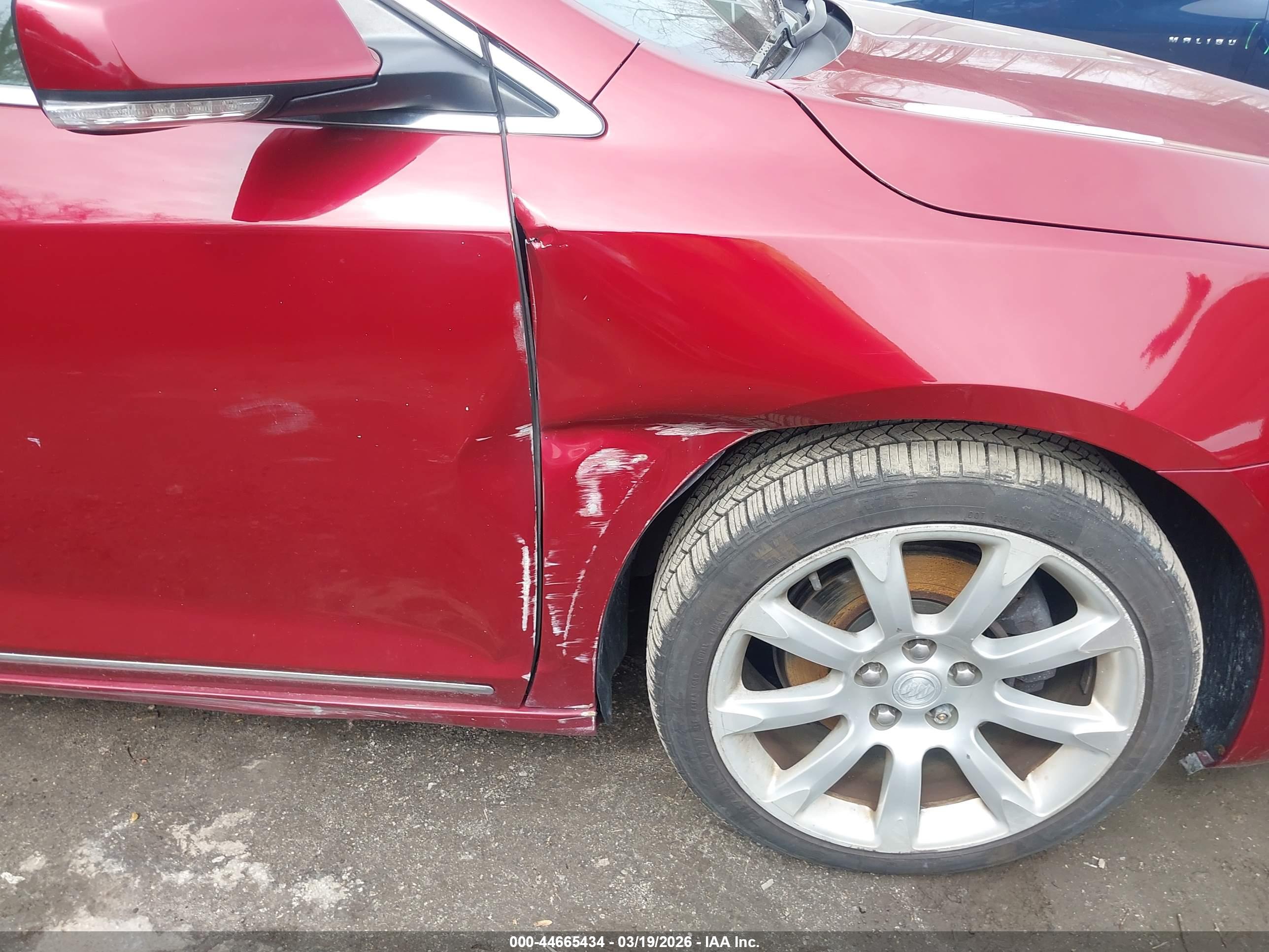 BUICK LACROSSE image 6