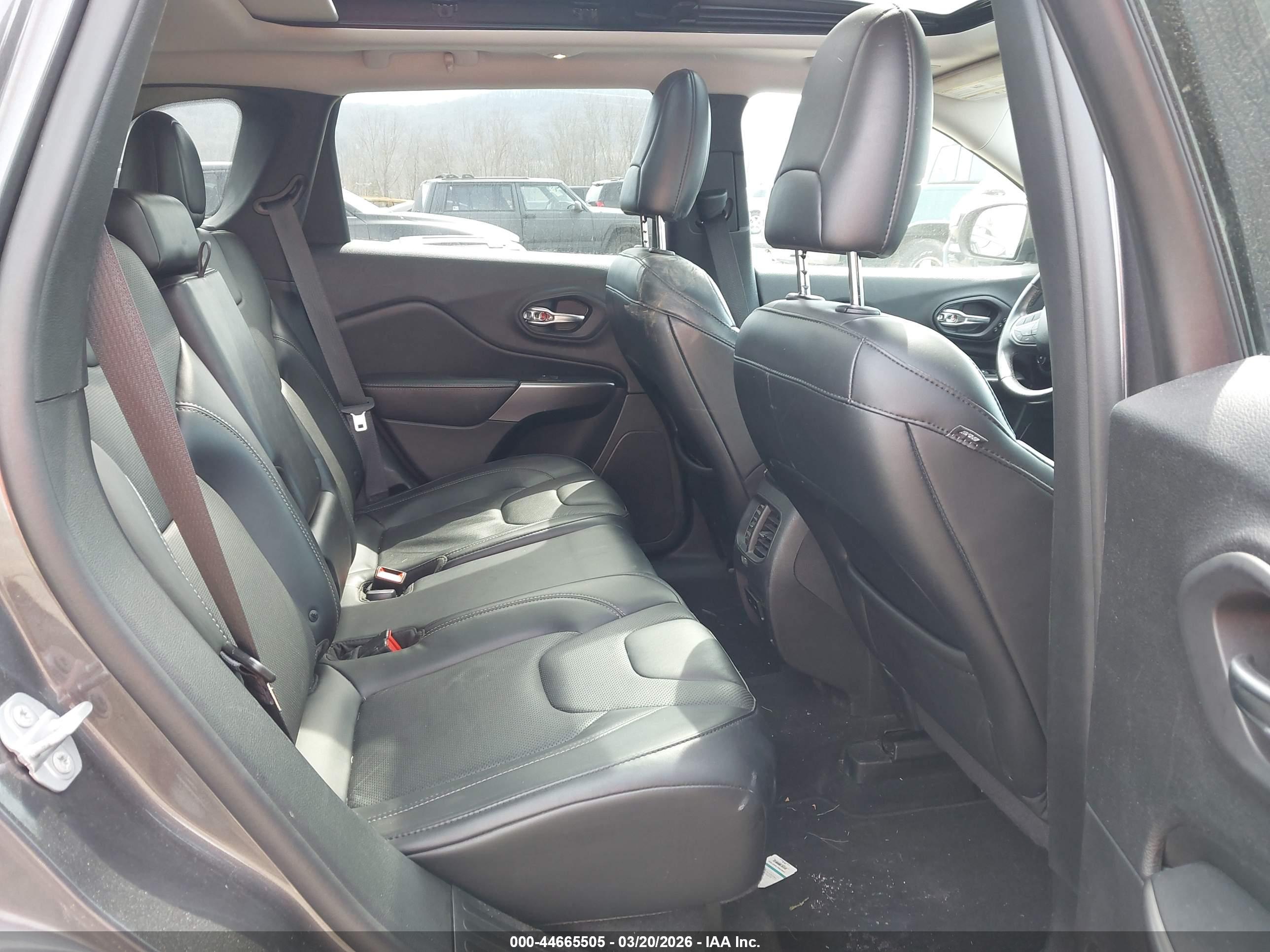 JEEP CHEROKEE image 8