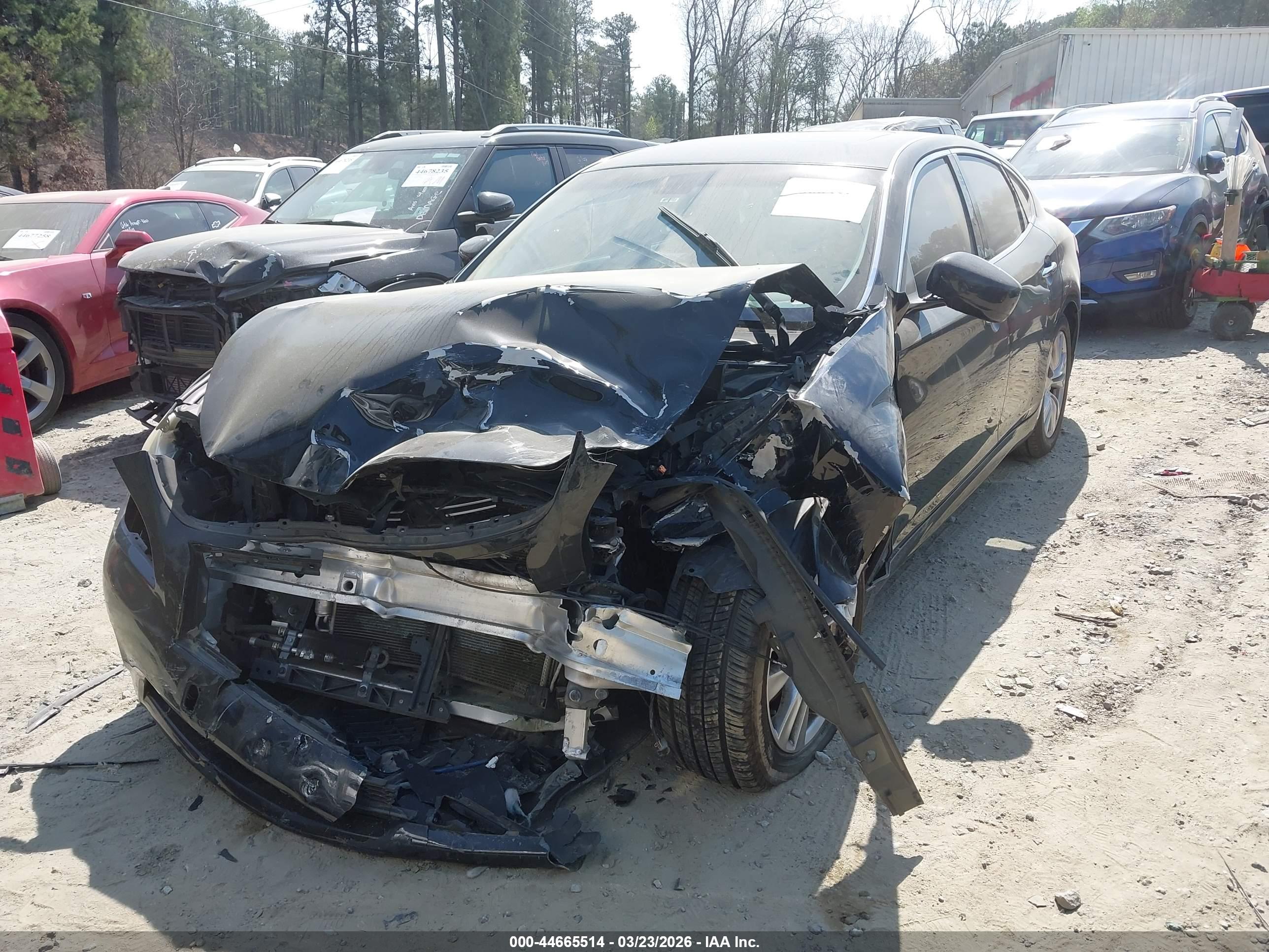 INFINITI M37 image 2