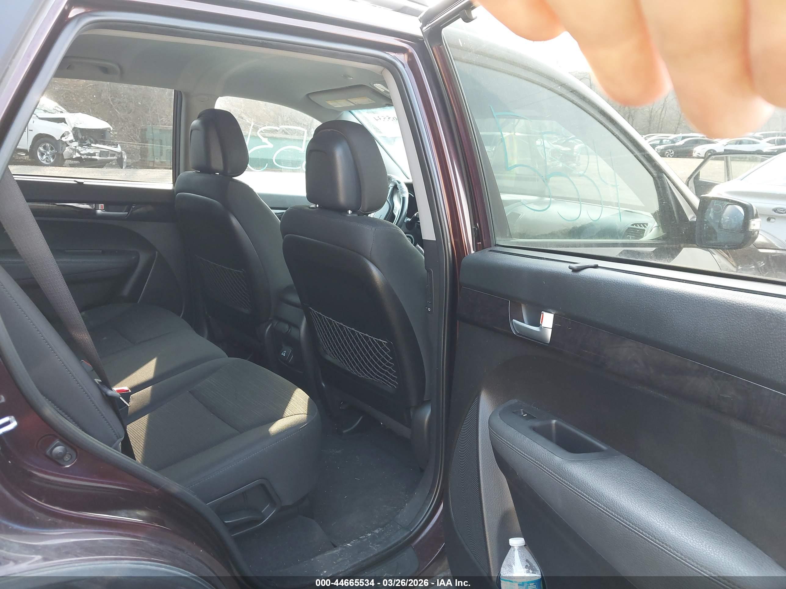 KIA SORENTO image 8
