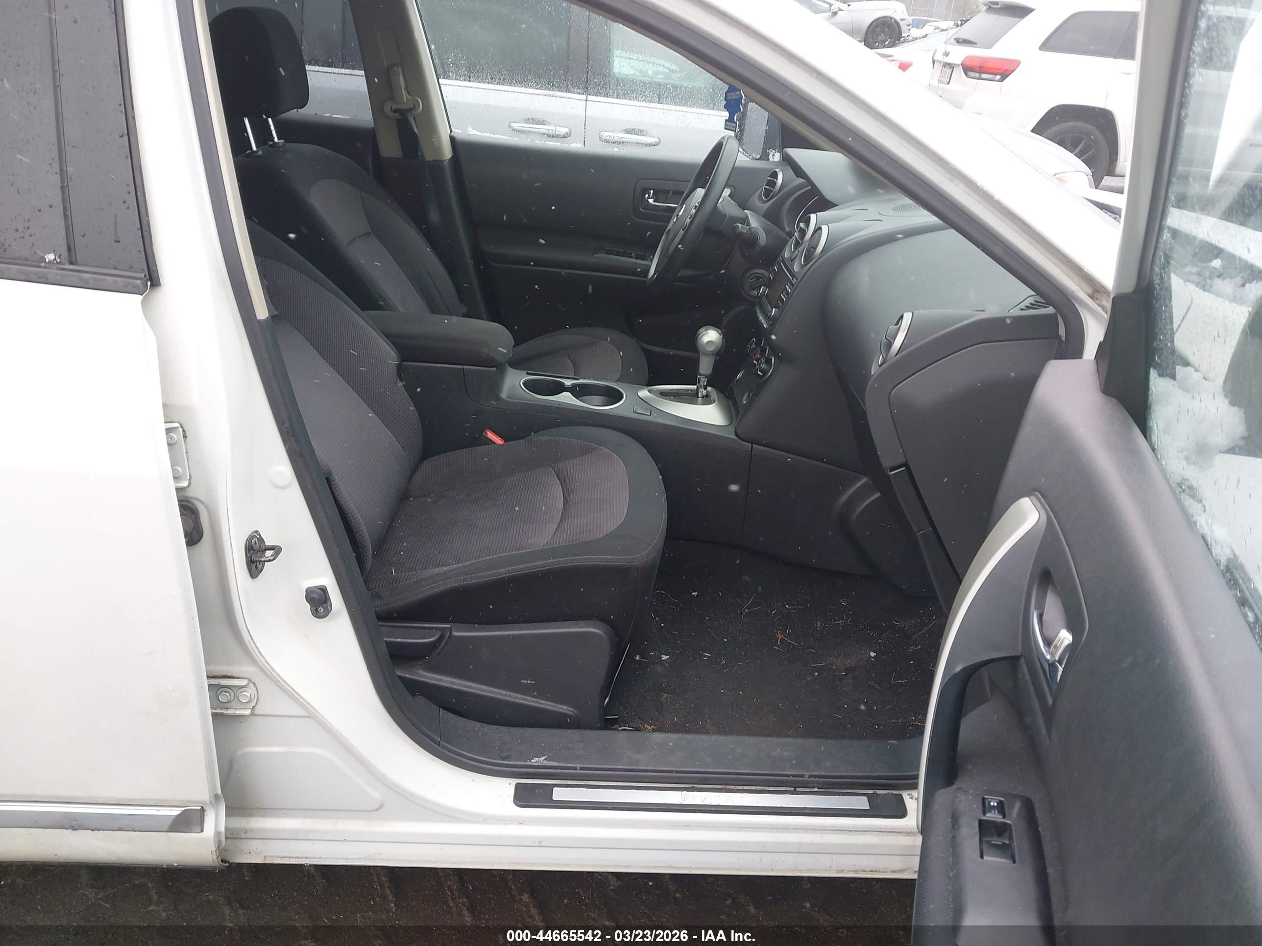 NISSAN ROGUE image 5