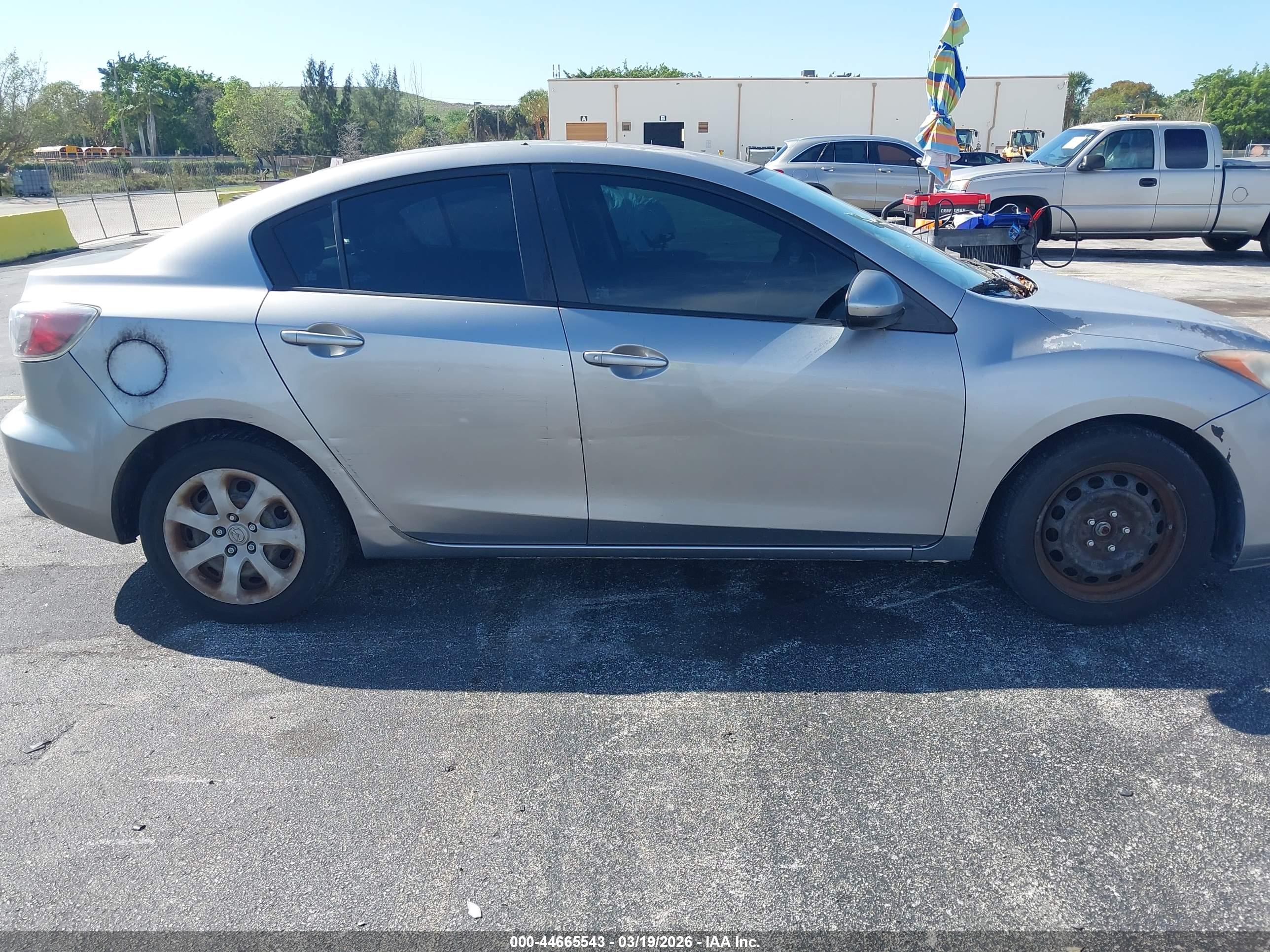 MAZDA MAZDA3 image 6
