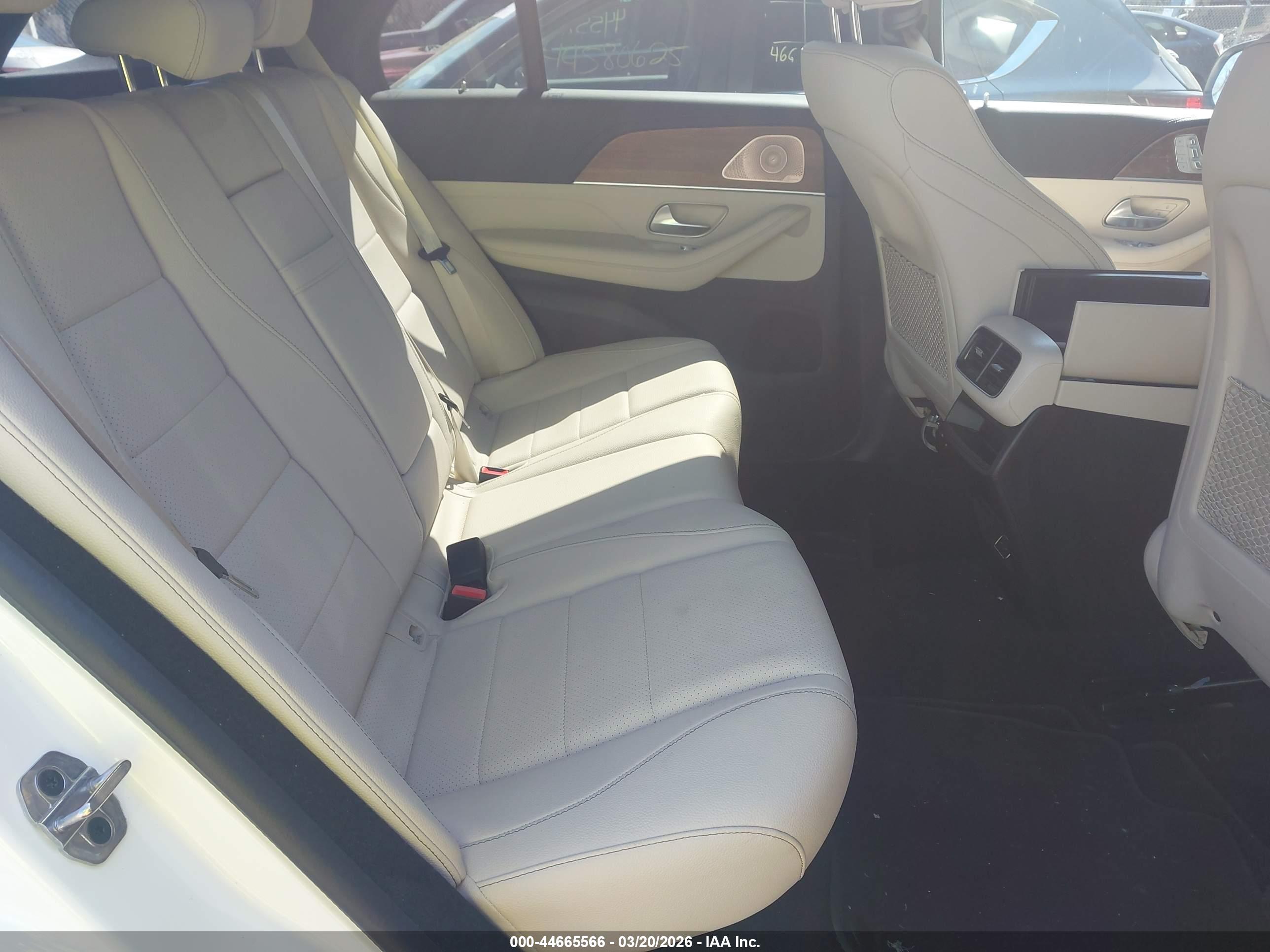 MERCEDES-BENZ GLE image 8