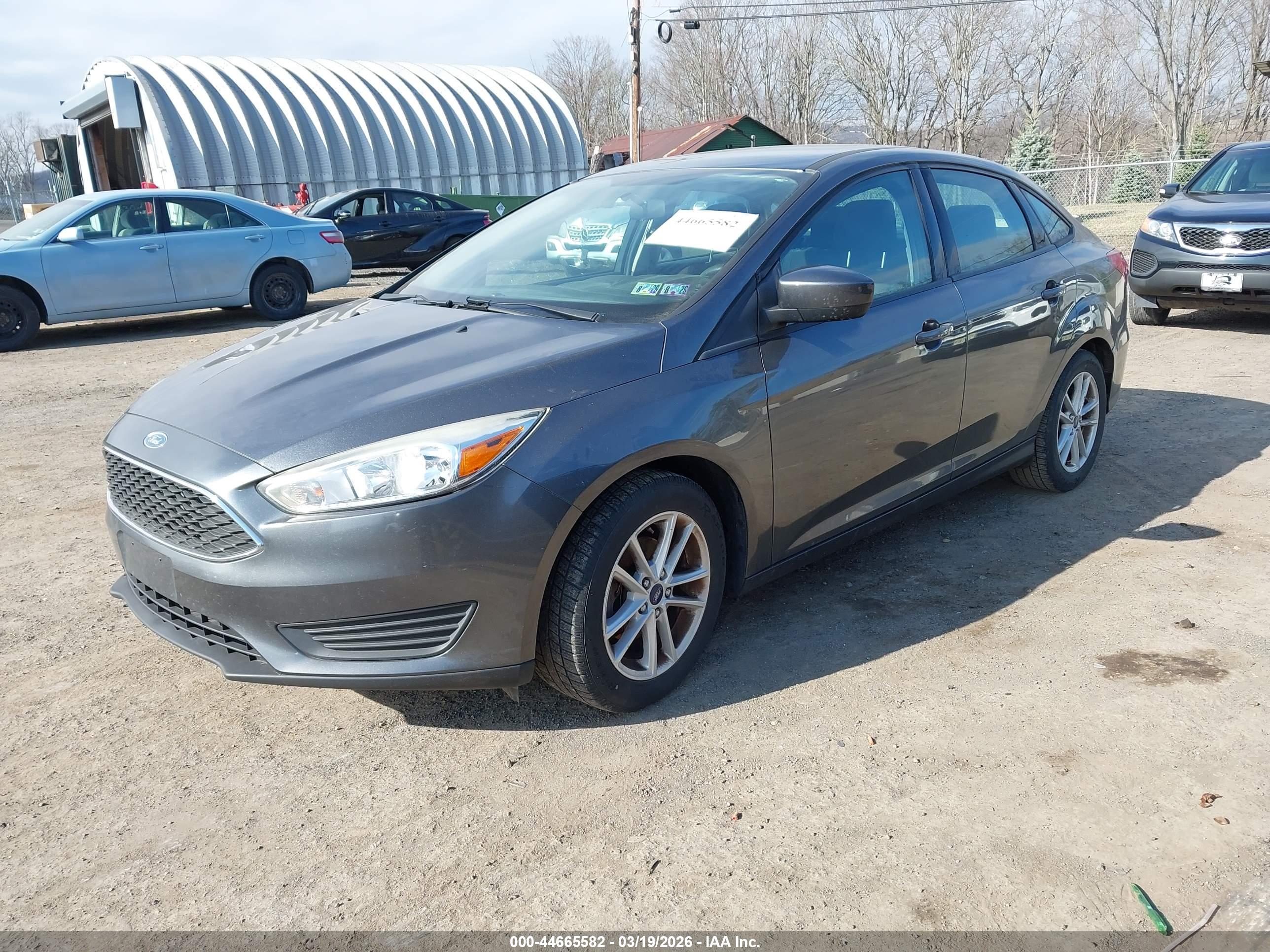 FORD FOCUS image 2