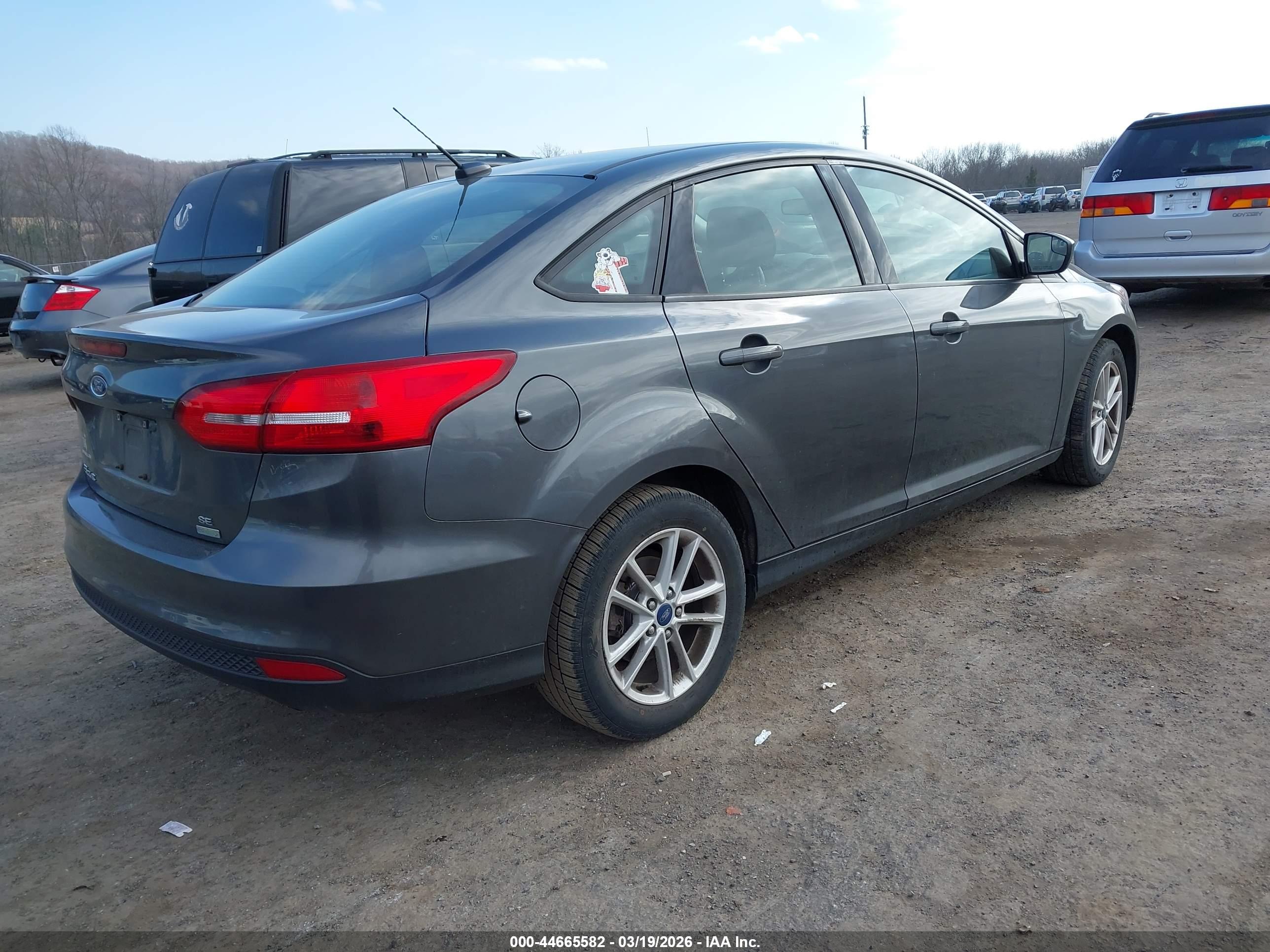 FORD FOCUS image 4