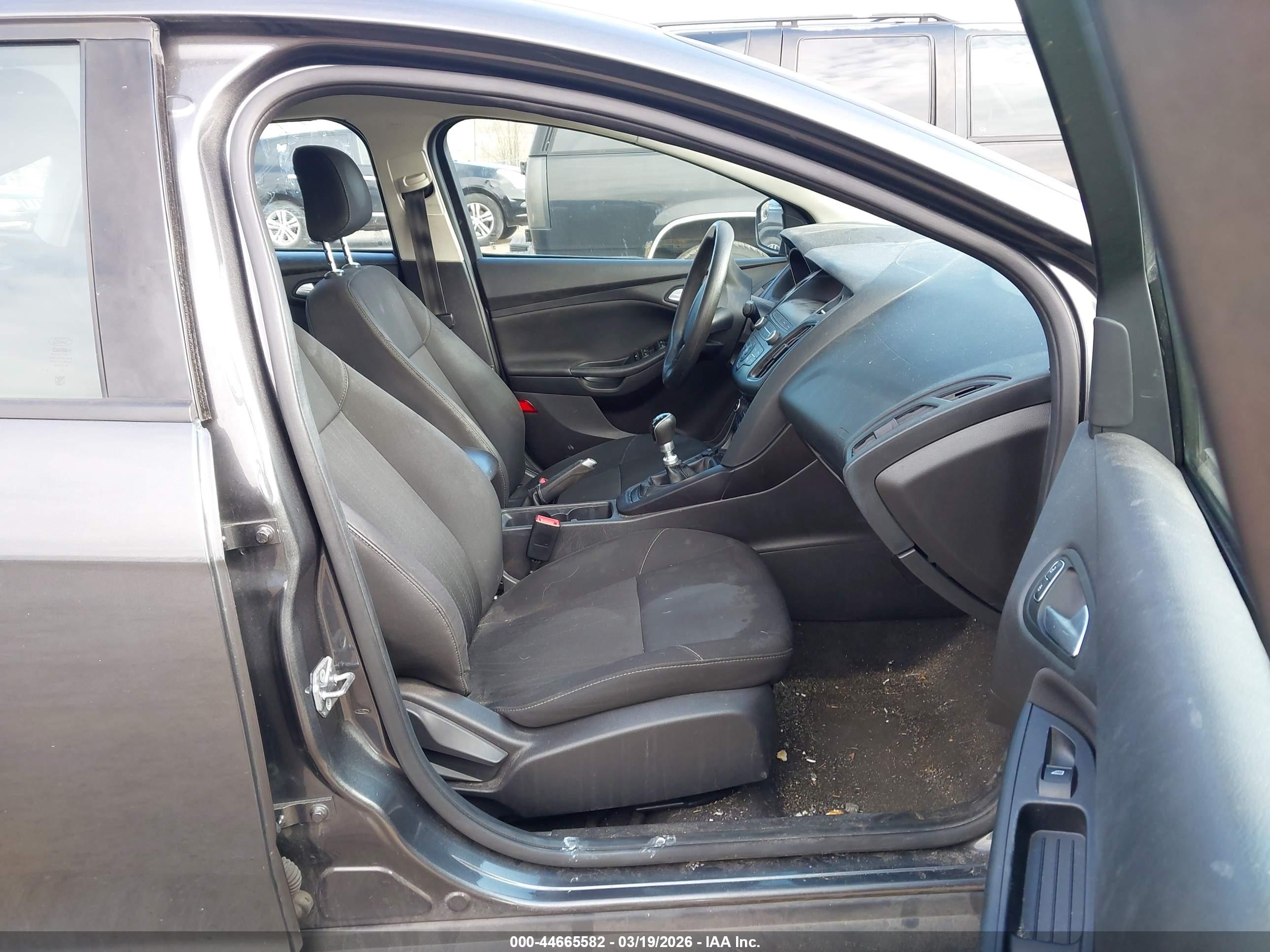 FORD FOCUS image 5