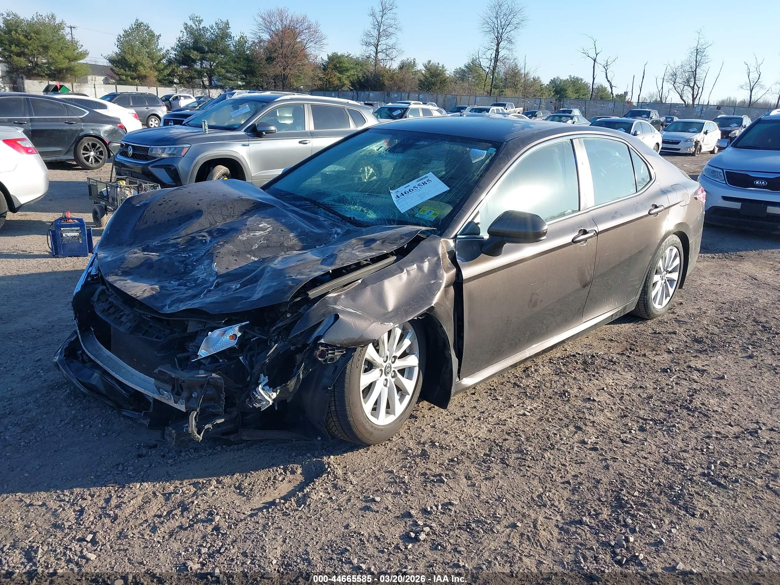 TOYOTA CAMRY image 2